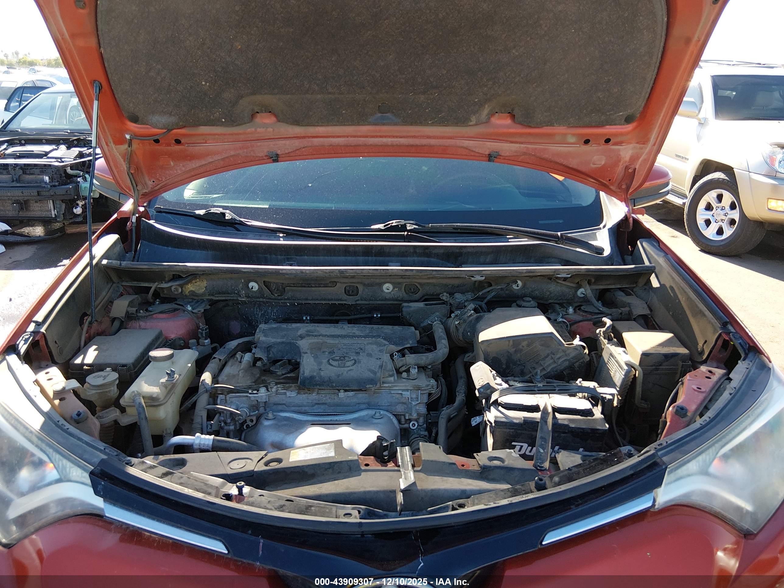 TOYOTA RAV4 image 10