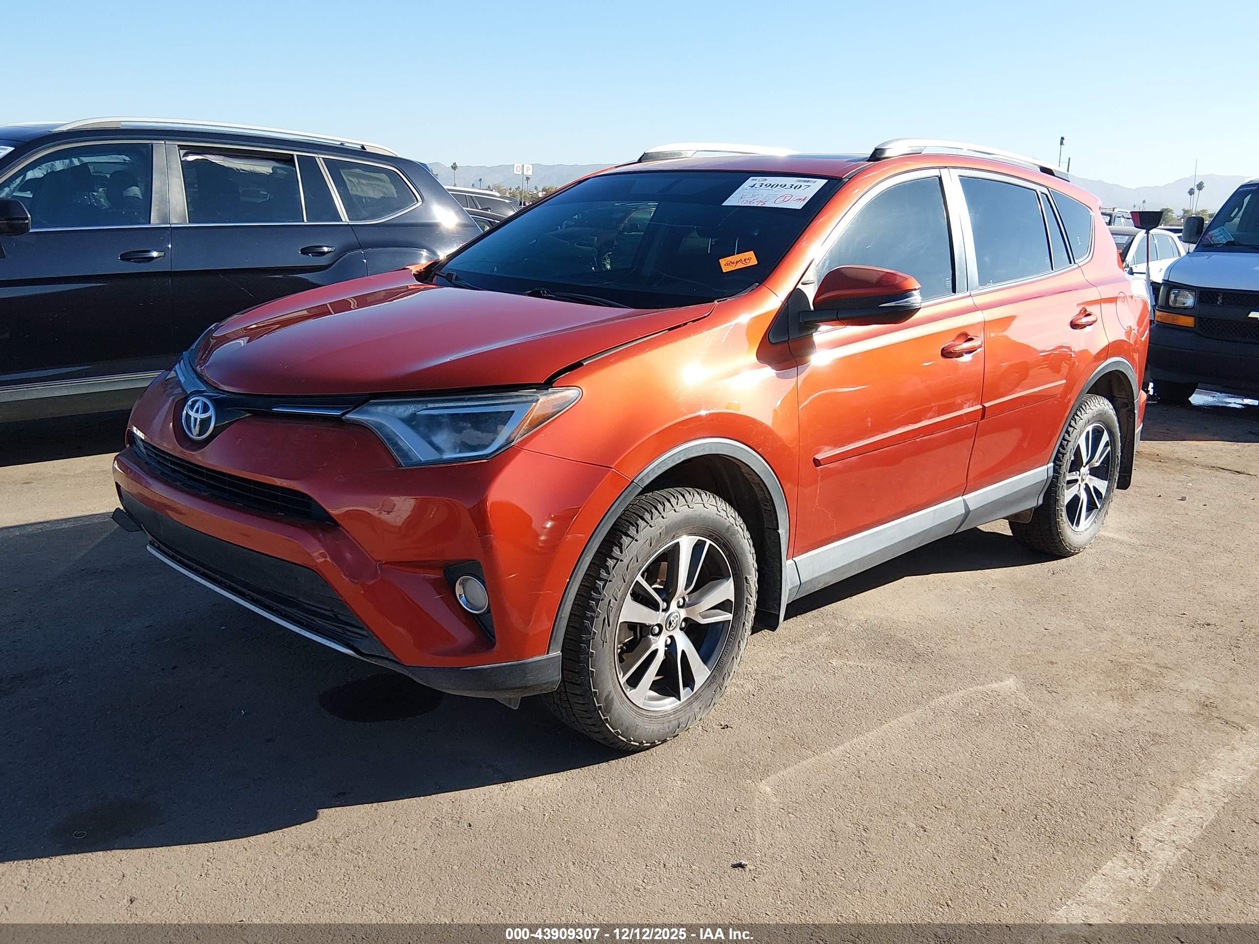 TOYOTA RAV4 image 2
