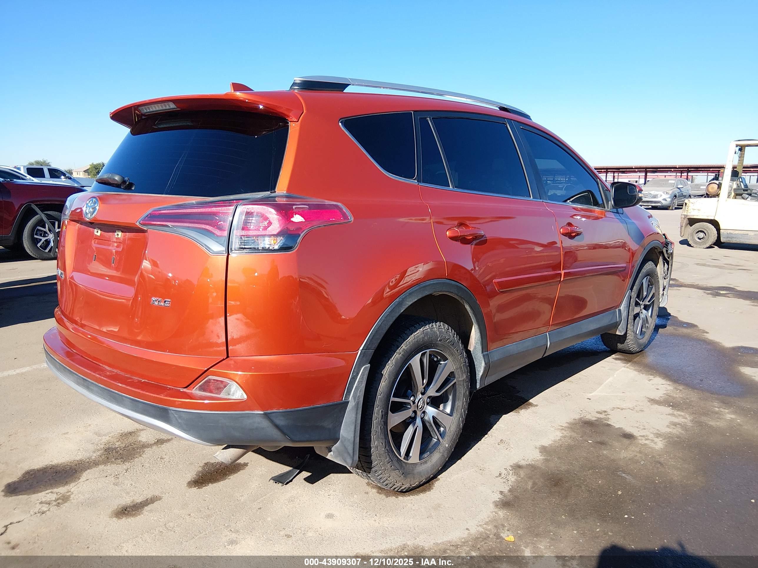 TOYOTA RAV4 image 4