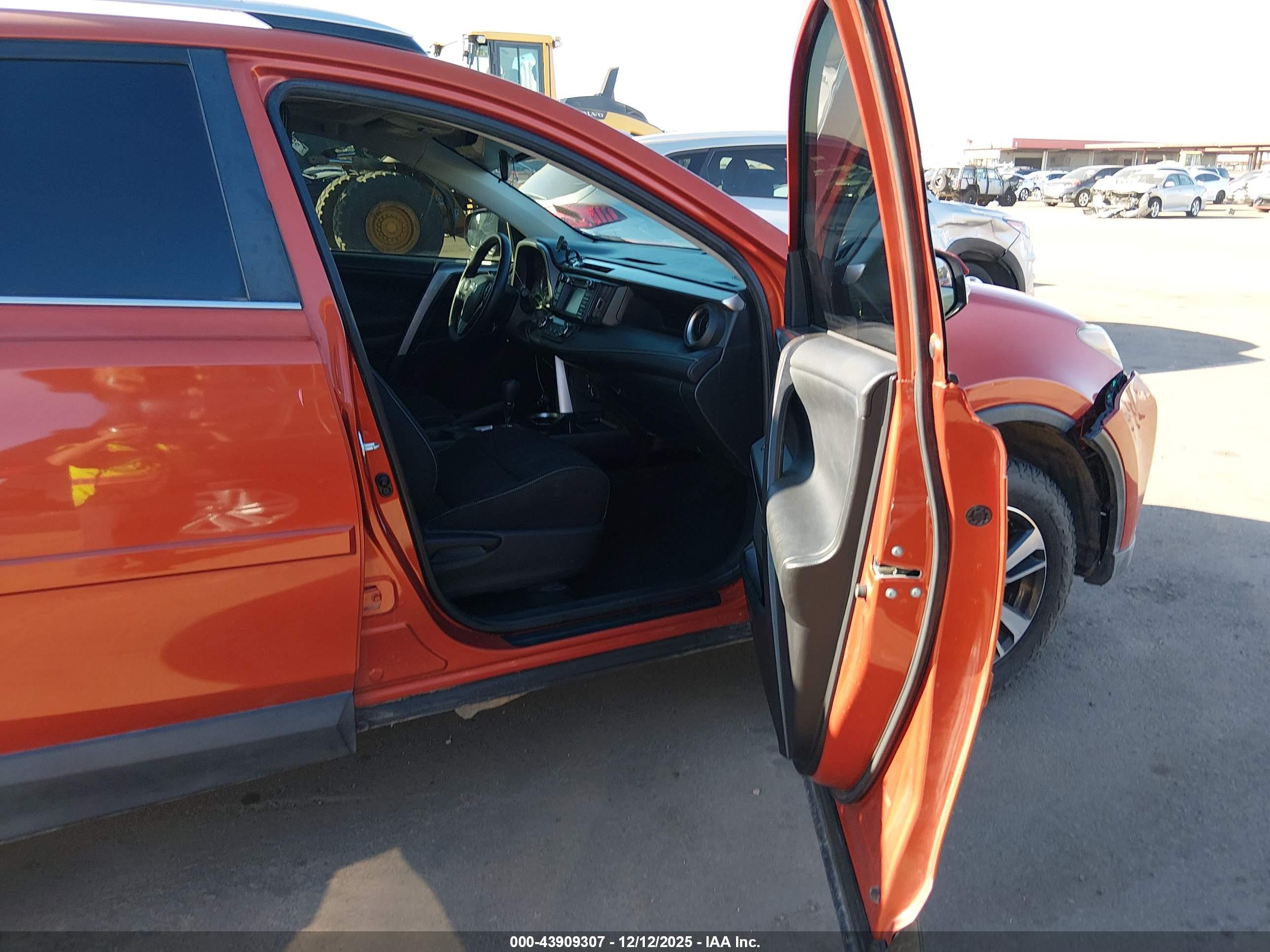 TOYOTA RAV4 image 5