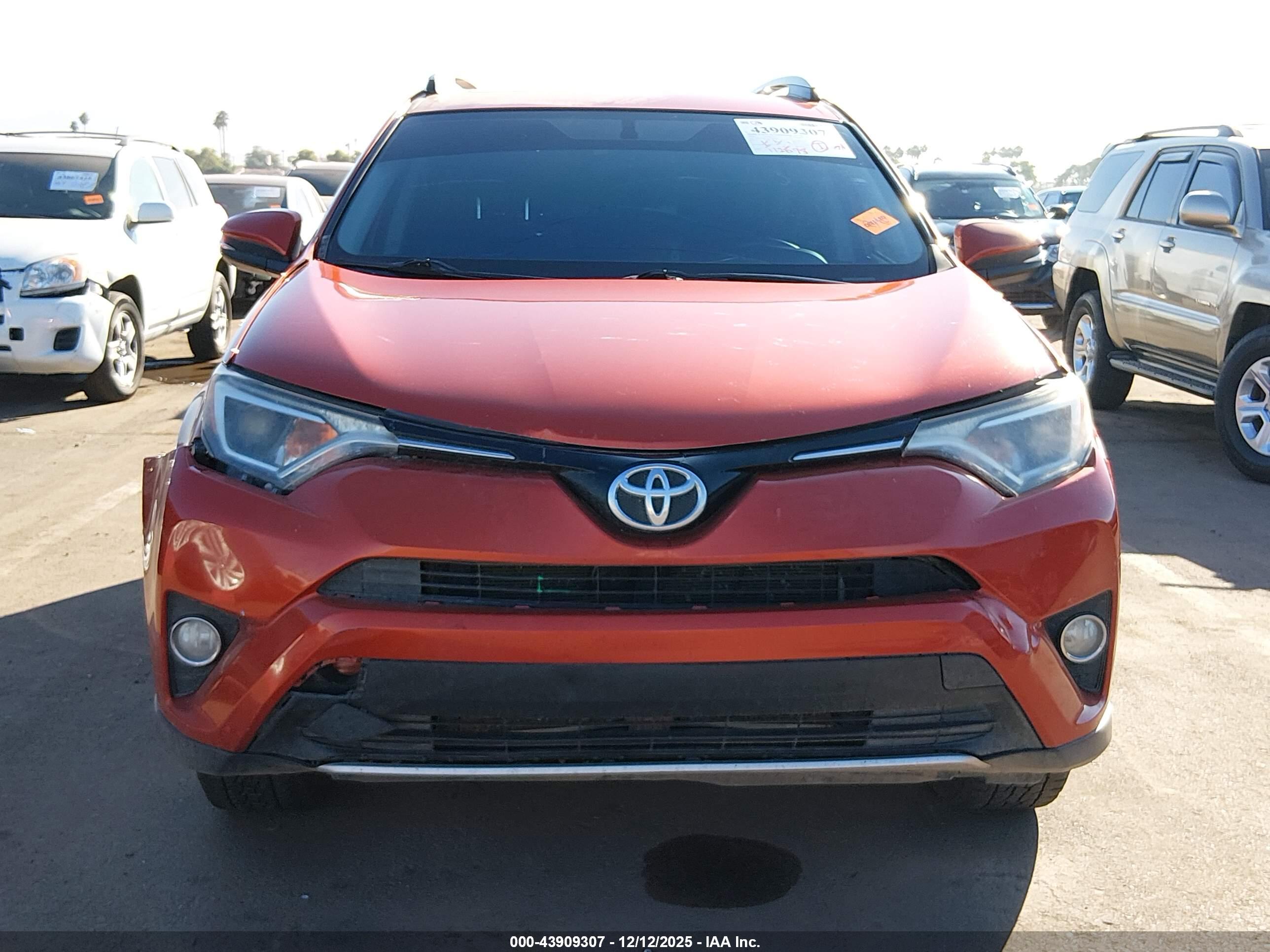 TOYOTA RAV4 image 6