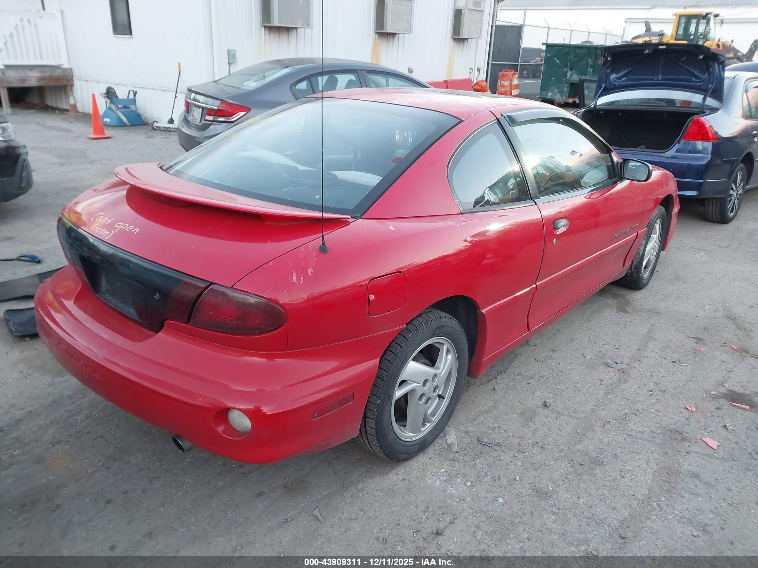 PONTIAC SUNFIRE image 4