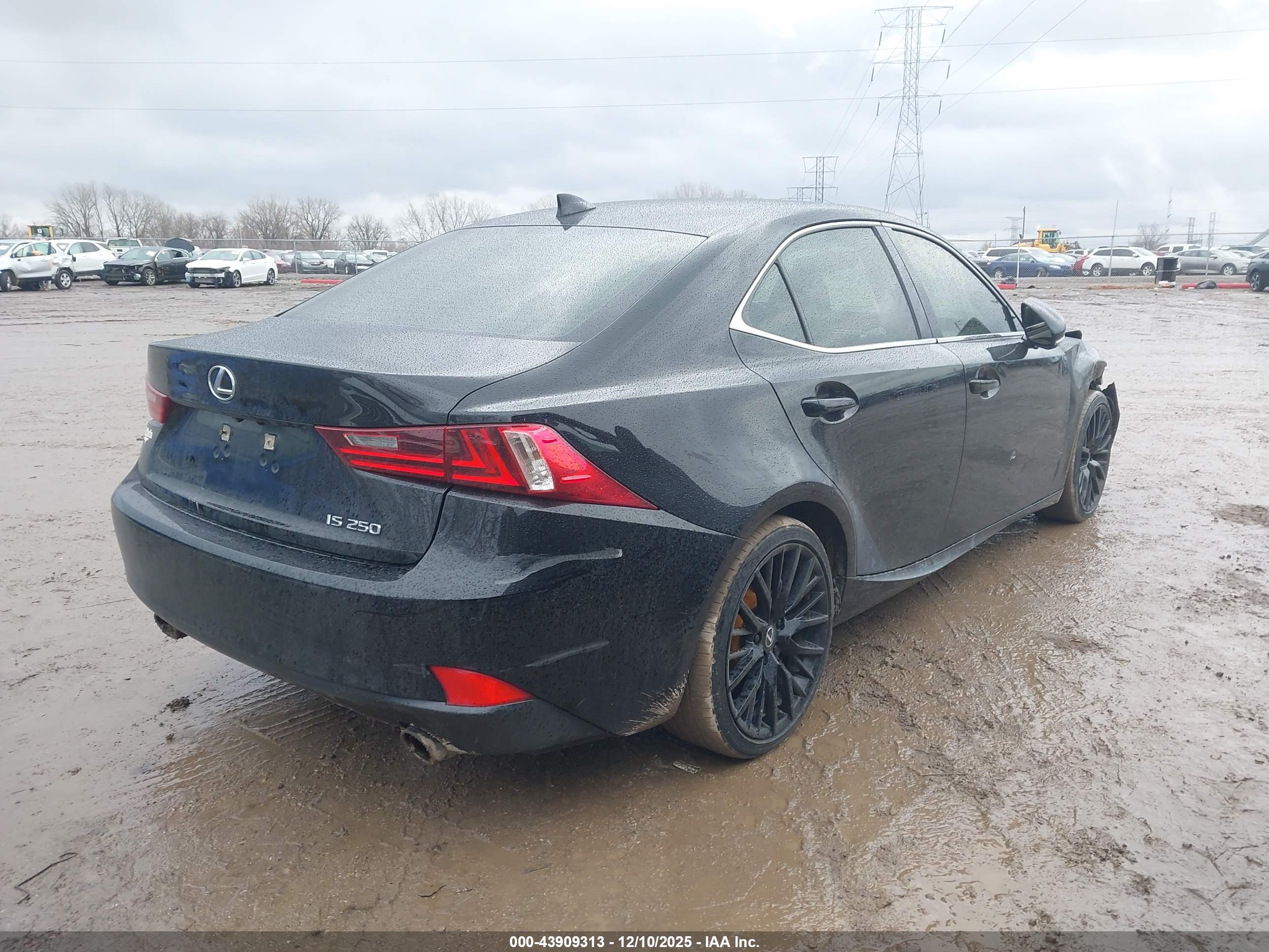 LEXUS IS image 4