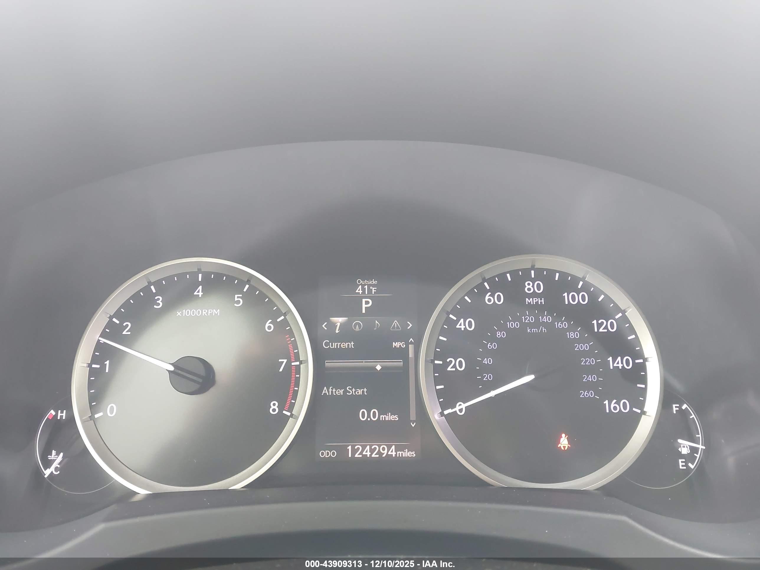 LEXUS IS image 7