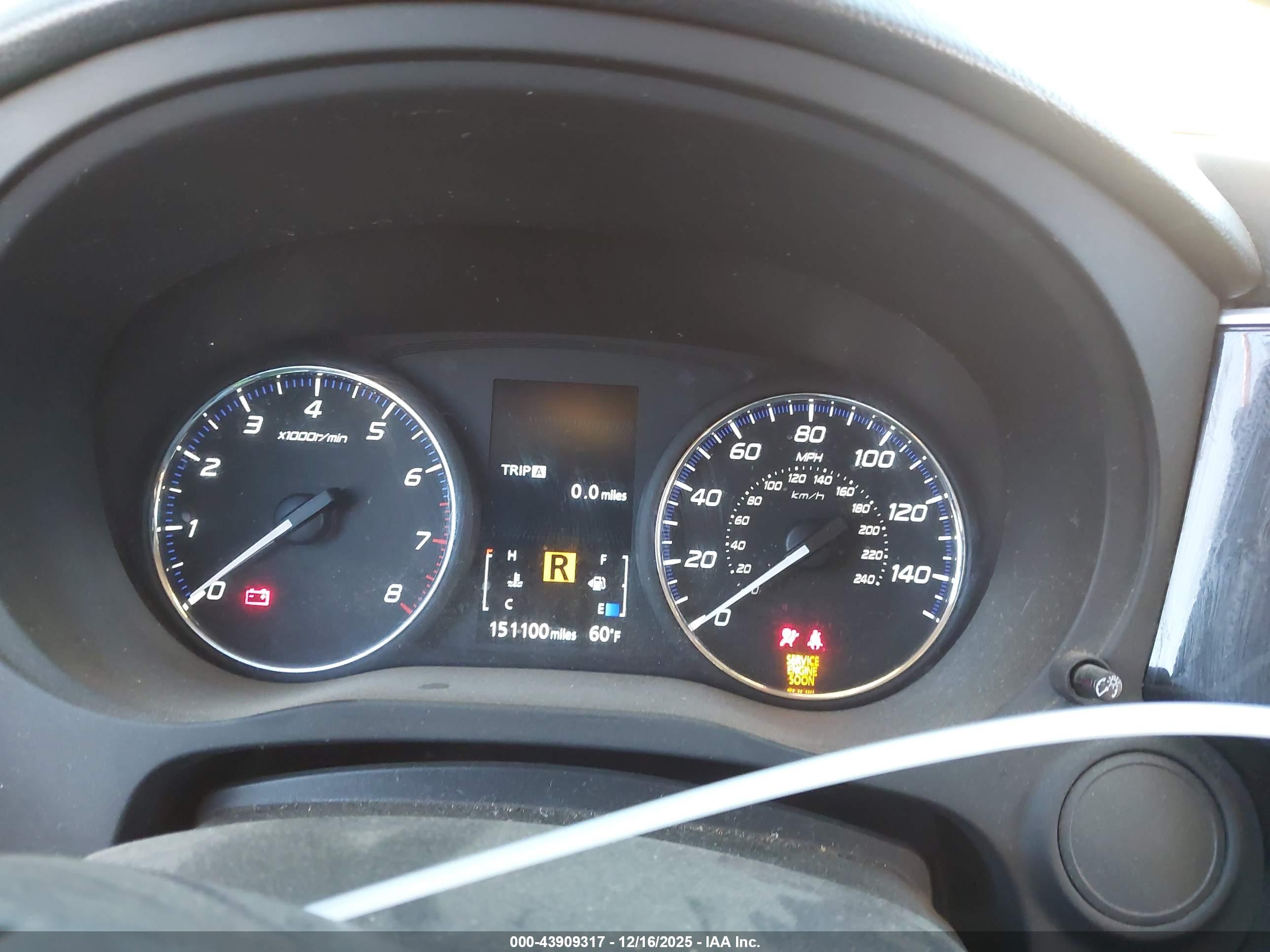 MITSUBISHI OUTLANDER image 7