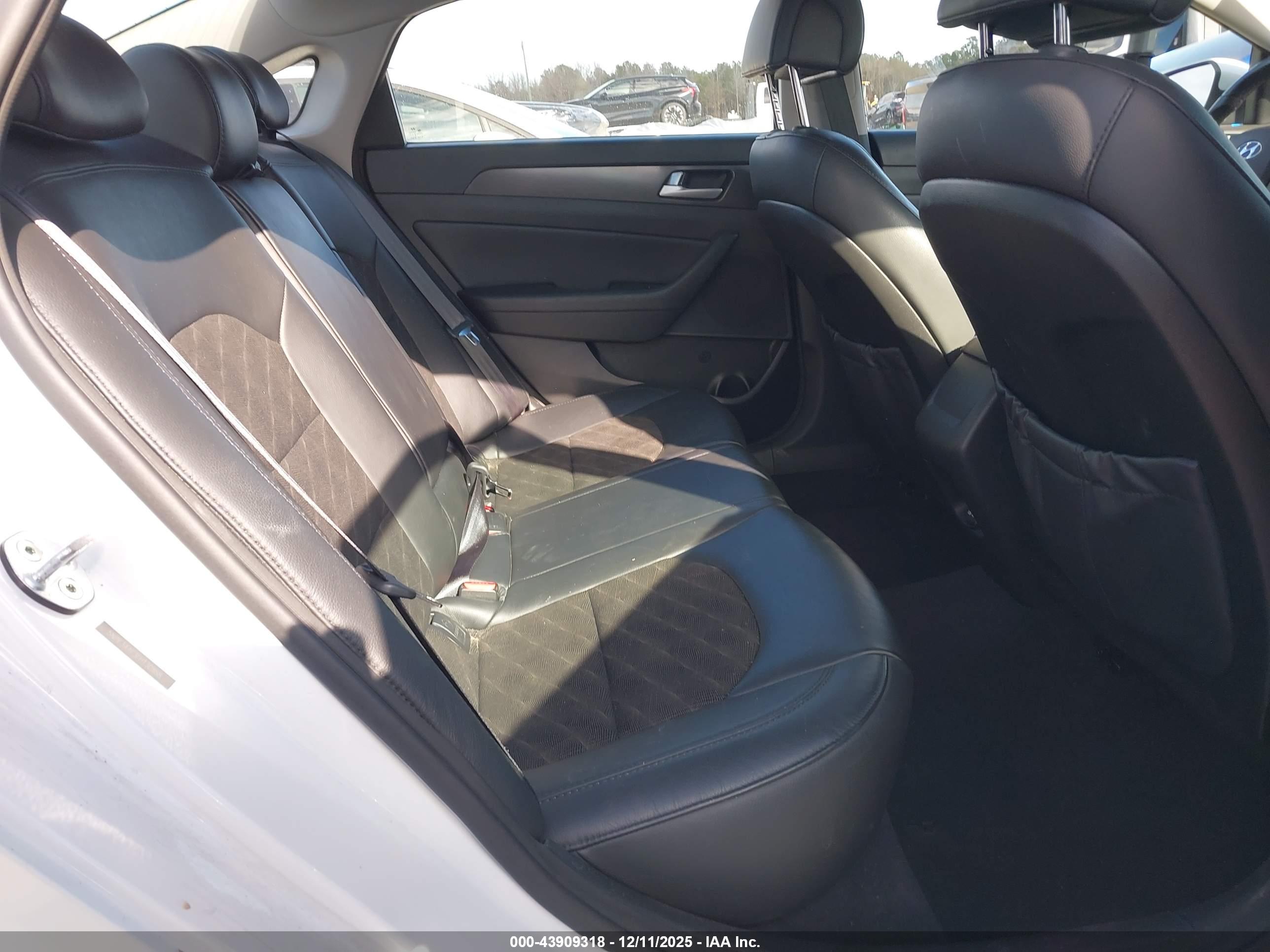 HYUNDAI SONATA image 8