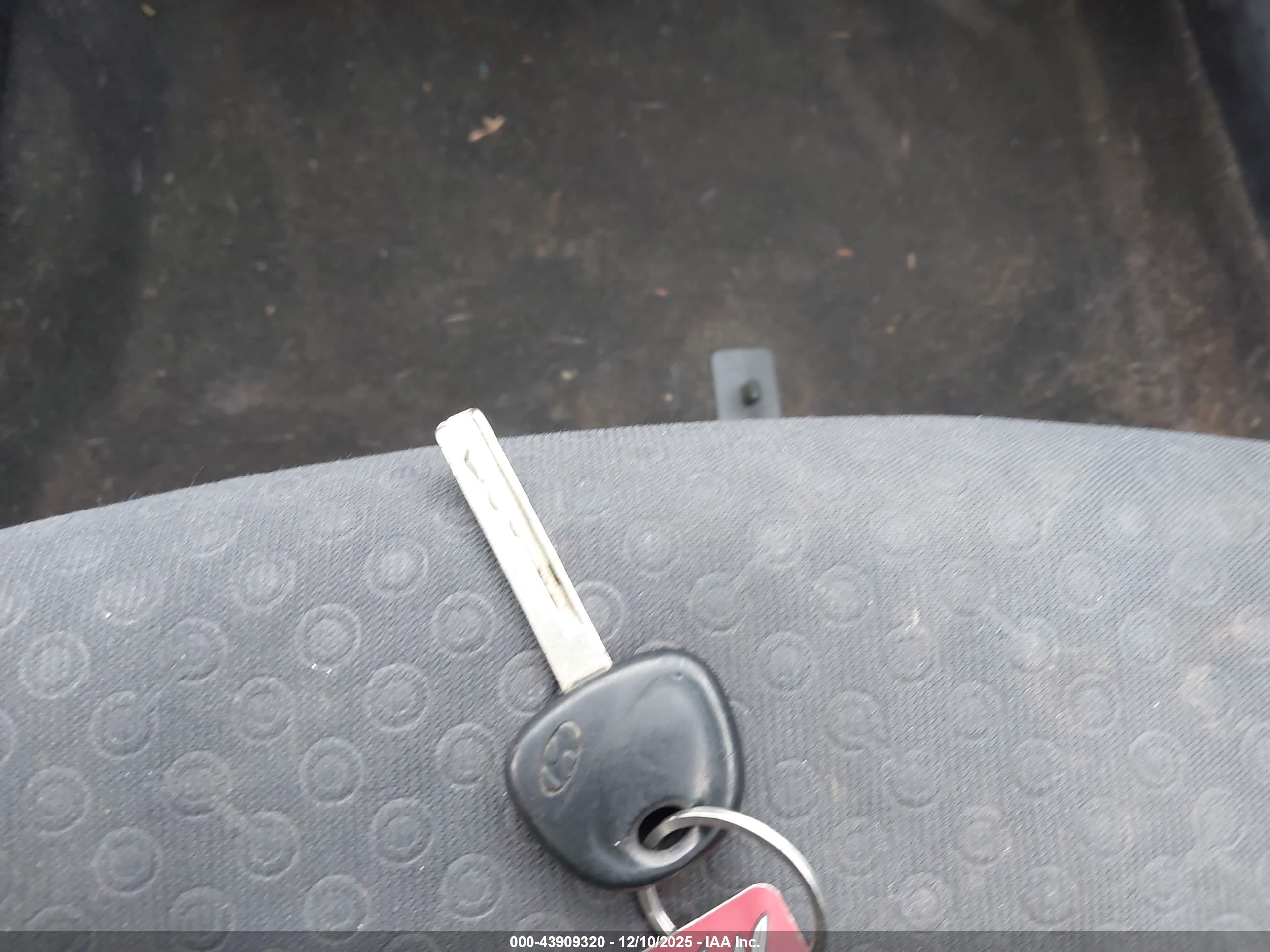 HYUNDAI ACCENT image 11