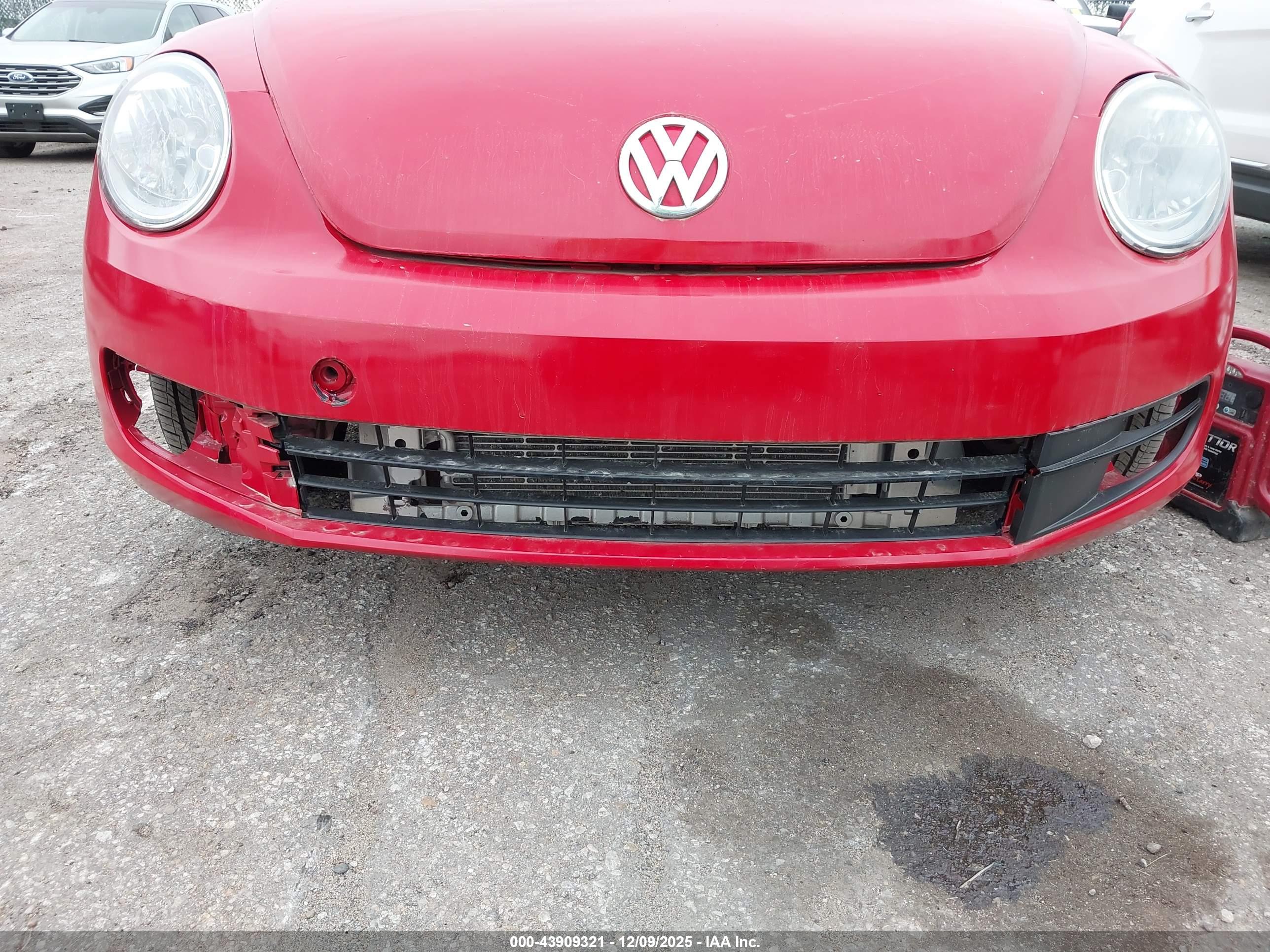 VOLKSWAGEN BEETLE image 6