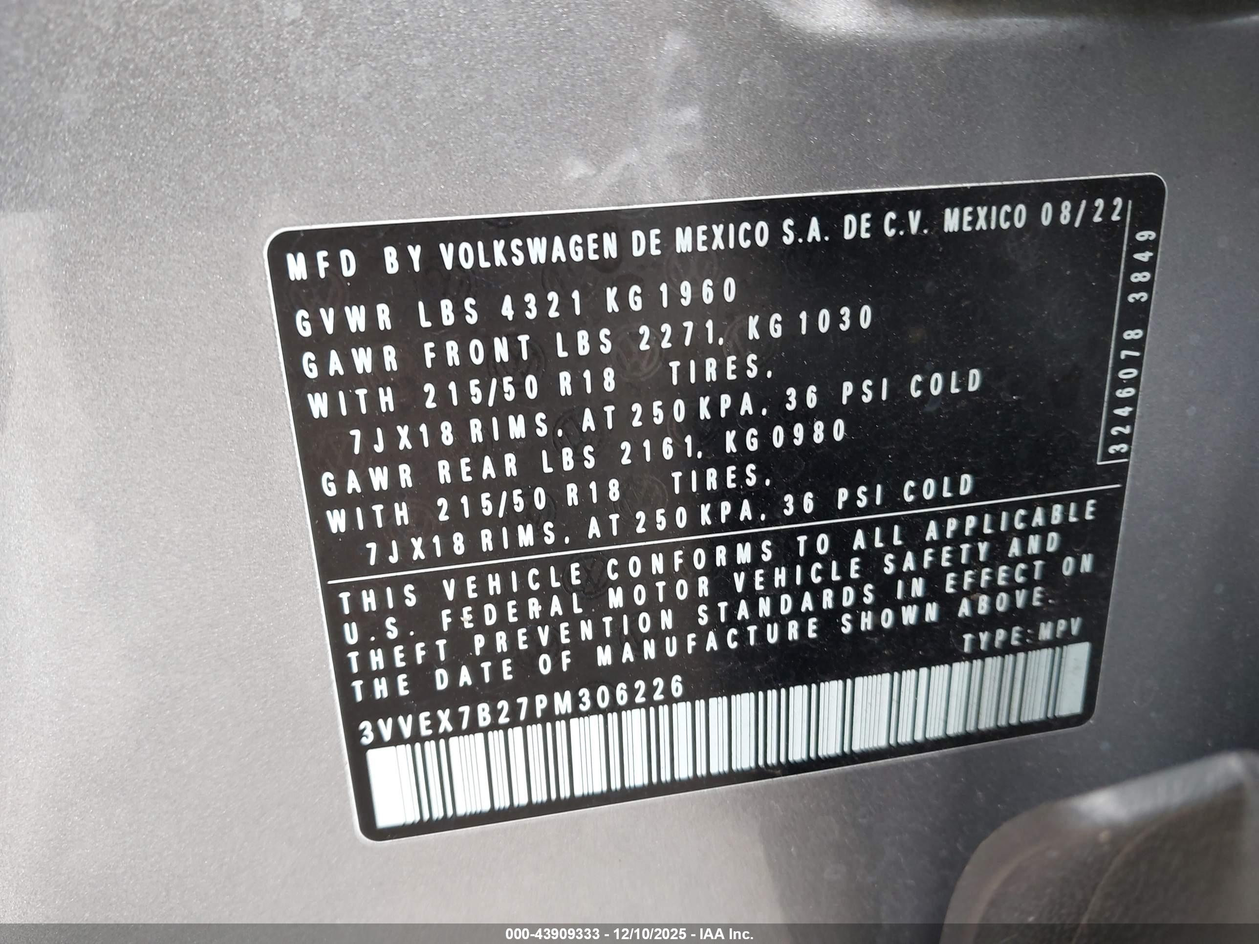 VOLKSWAGEN TAOS image 9