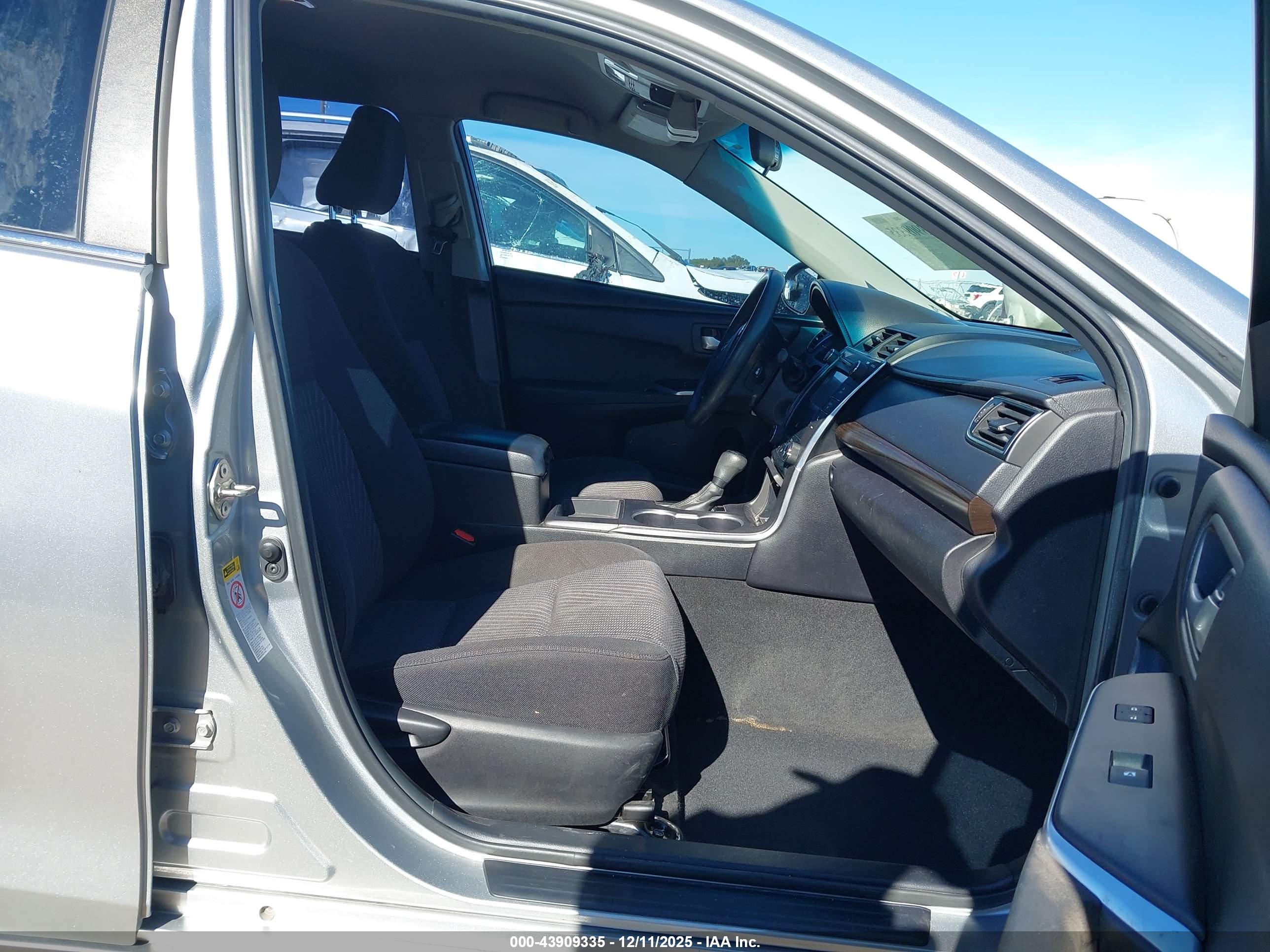 TOYOTA CAMRY image 5