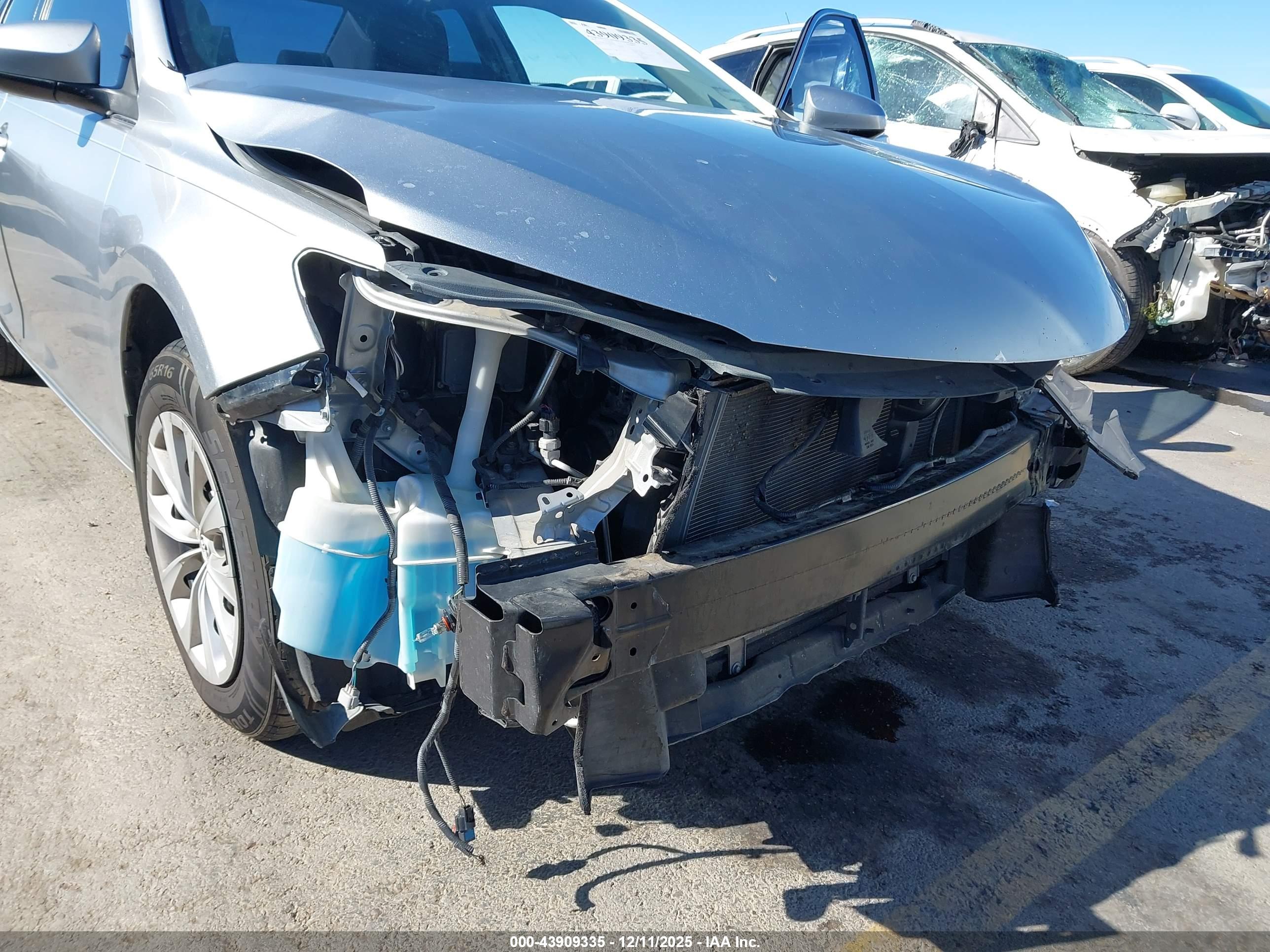 TOYOTA CAMRY image 6