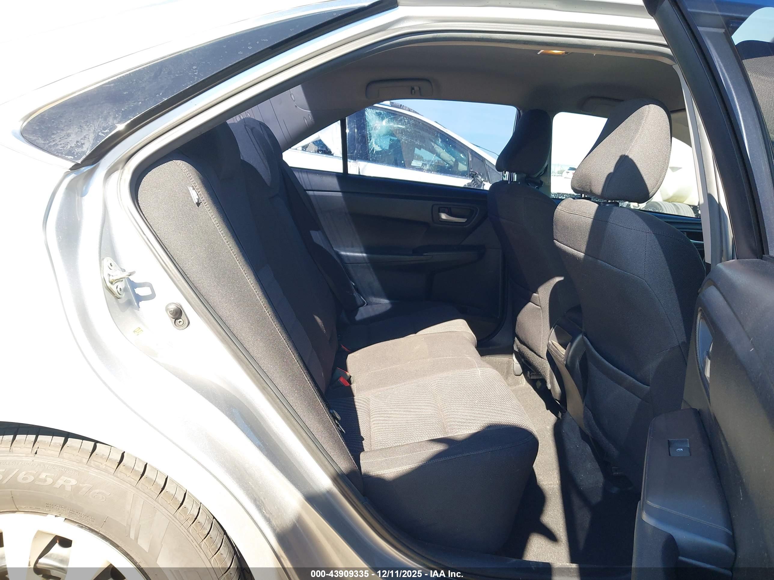 TOYOTA CAMRY image 8