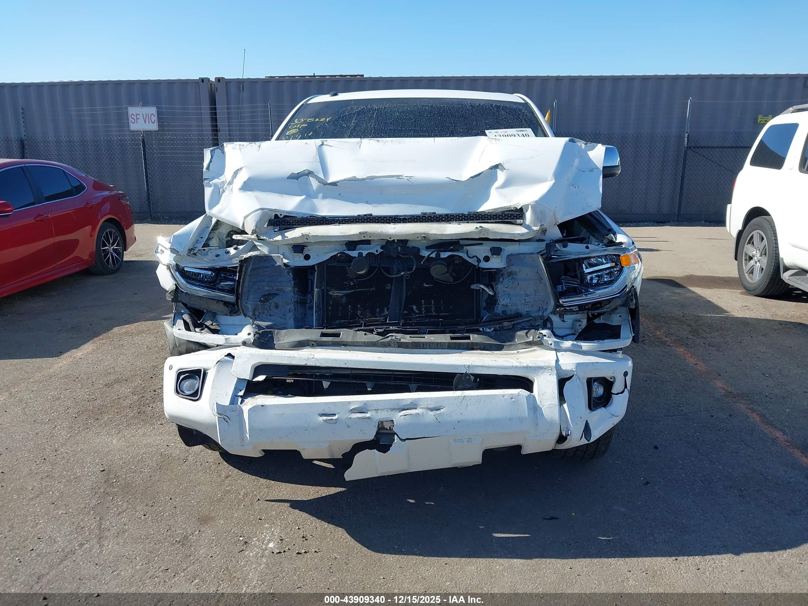 TOYOTA TUNDRA image 6