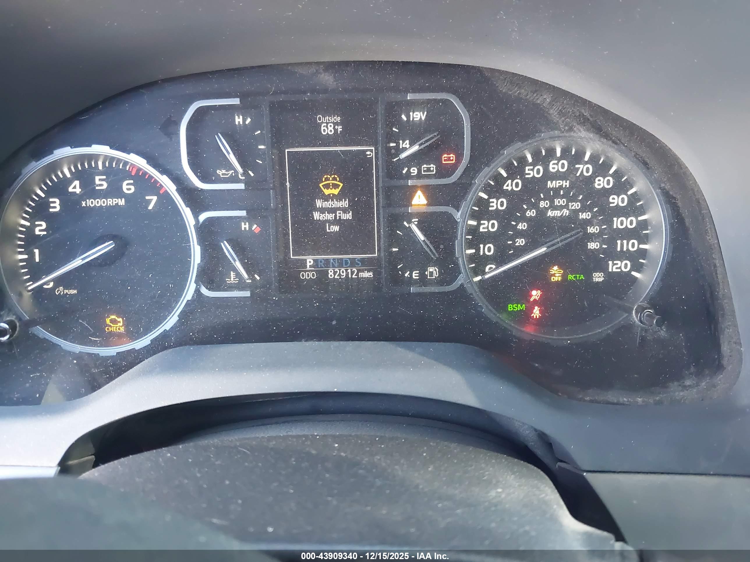 TOYOTA TUNDRA image 7