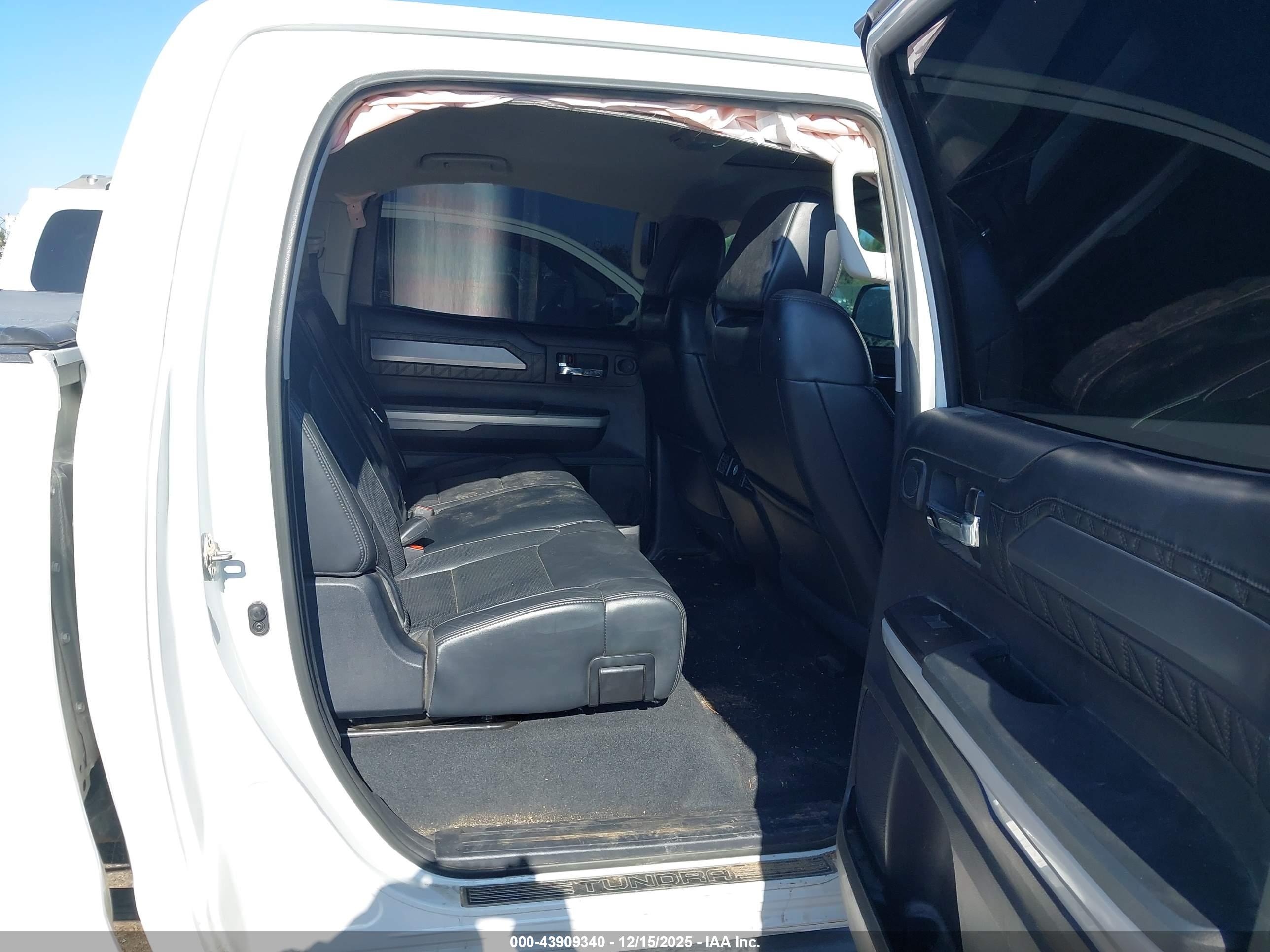 TOYOTA TUNDRA image 8