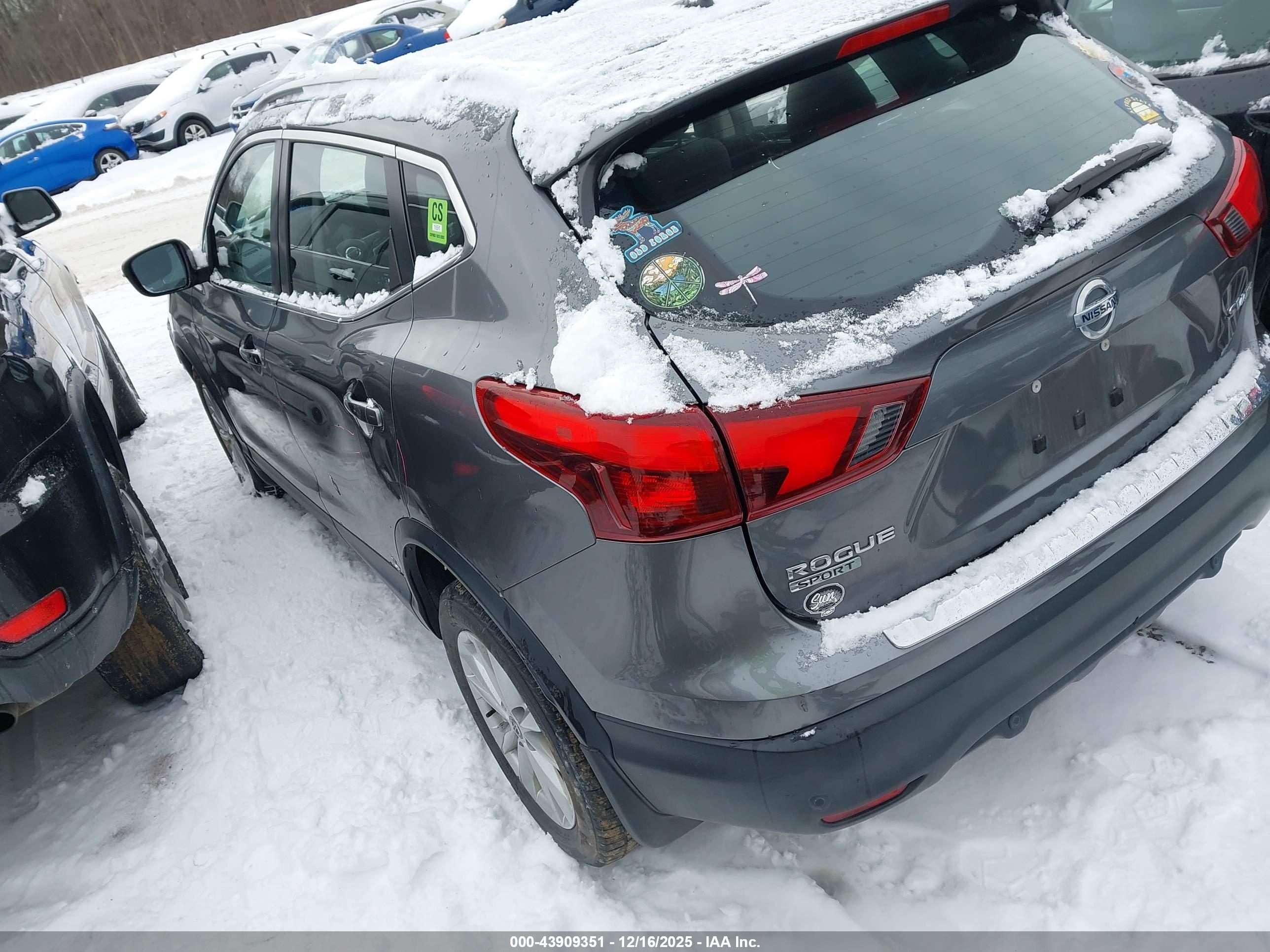 NISSAN ROGUE image 3