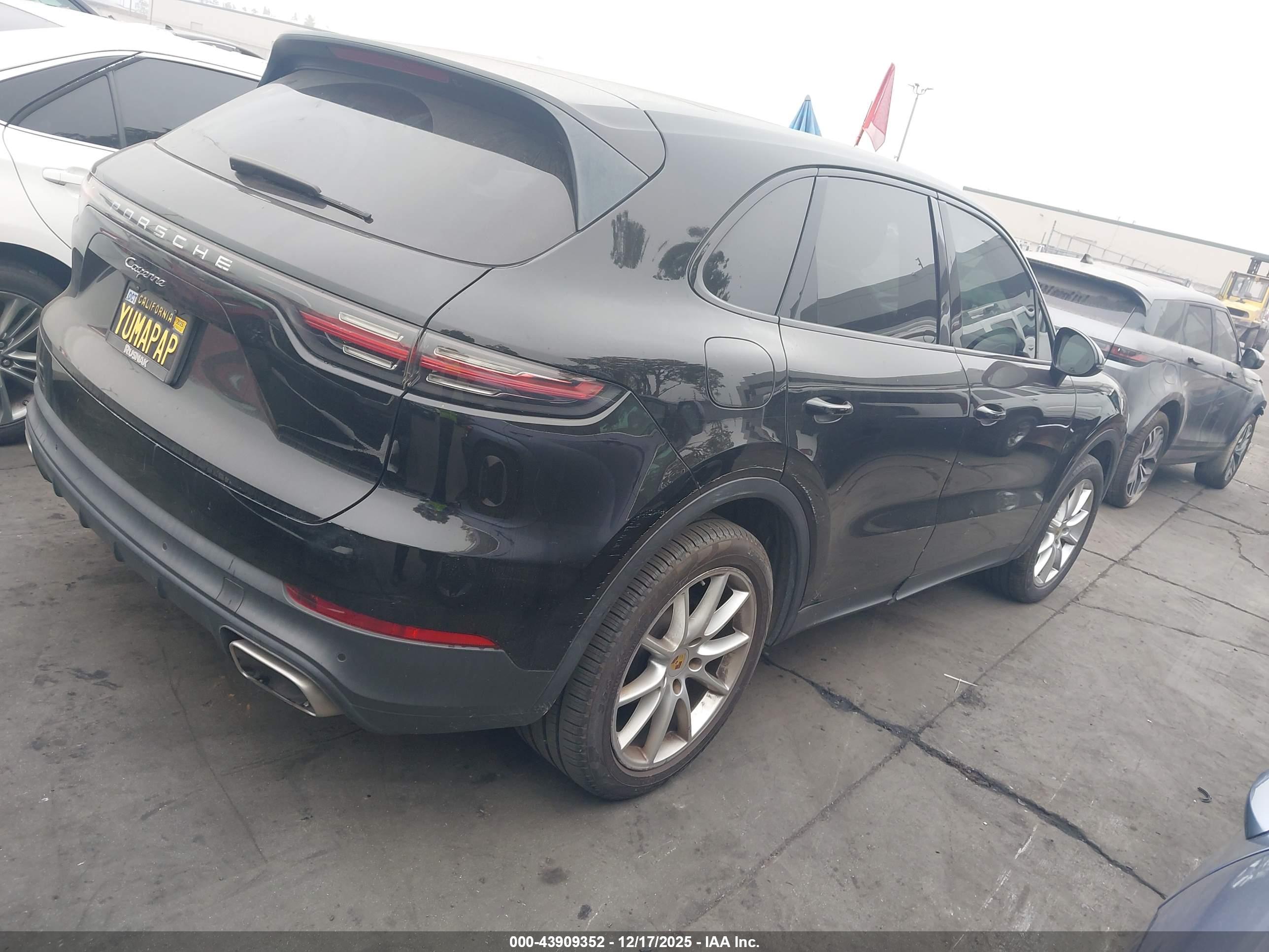 PORSCHE CAYENNE image 4