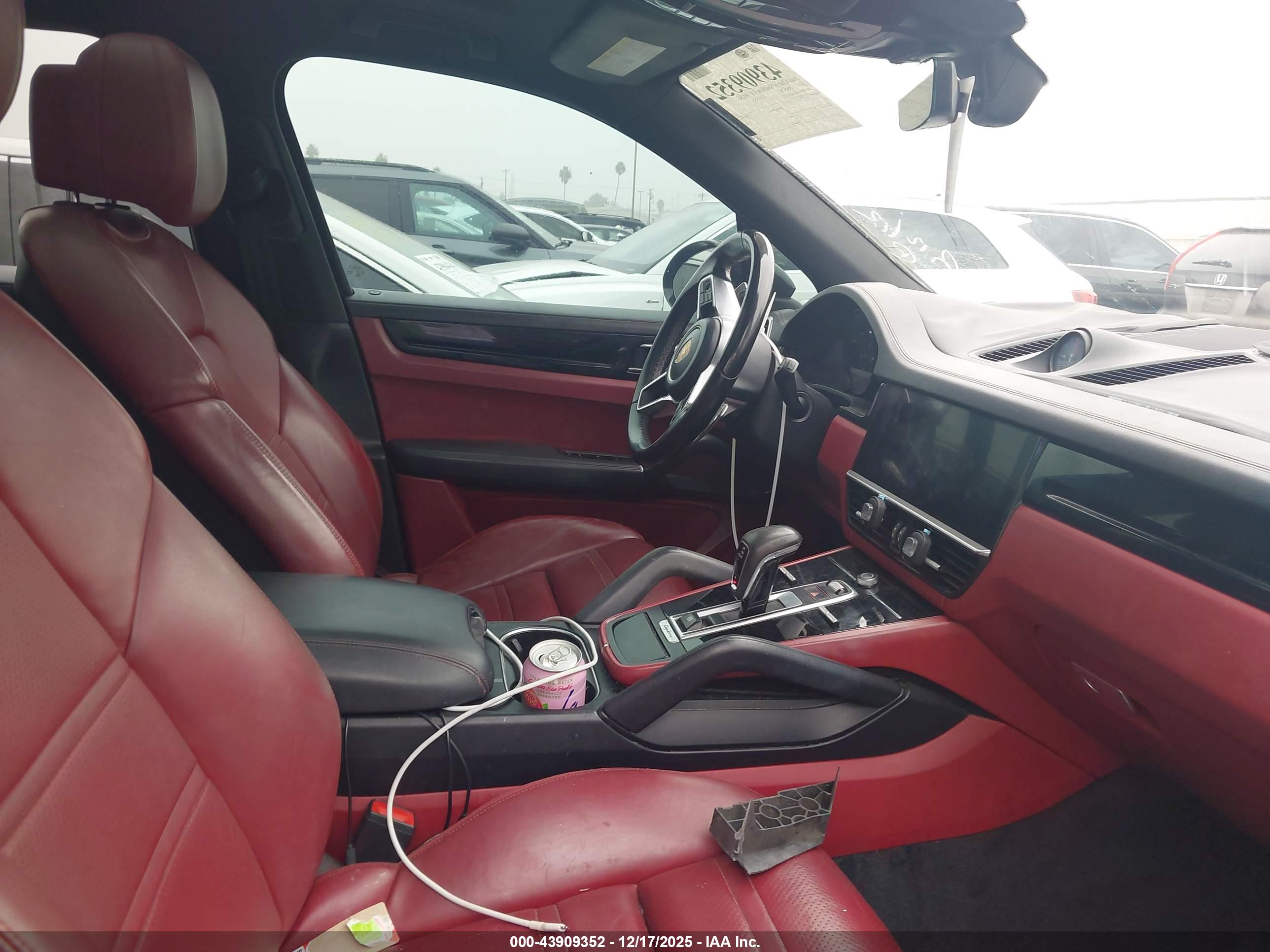 PORSCHE CAYENNE image 5