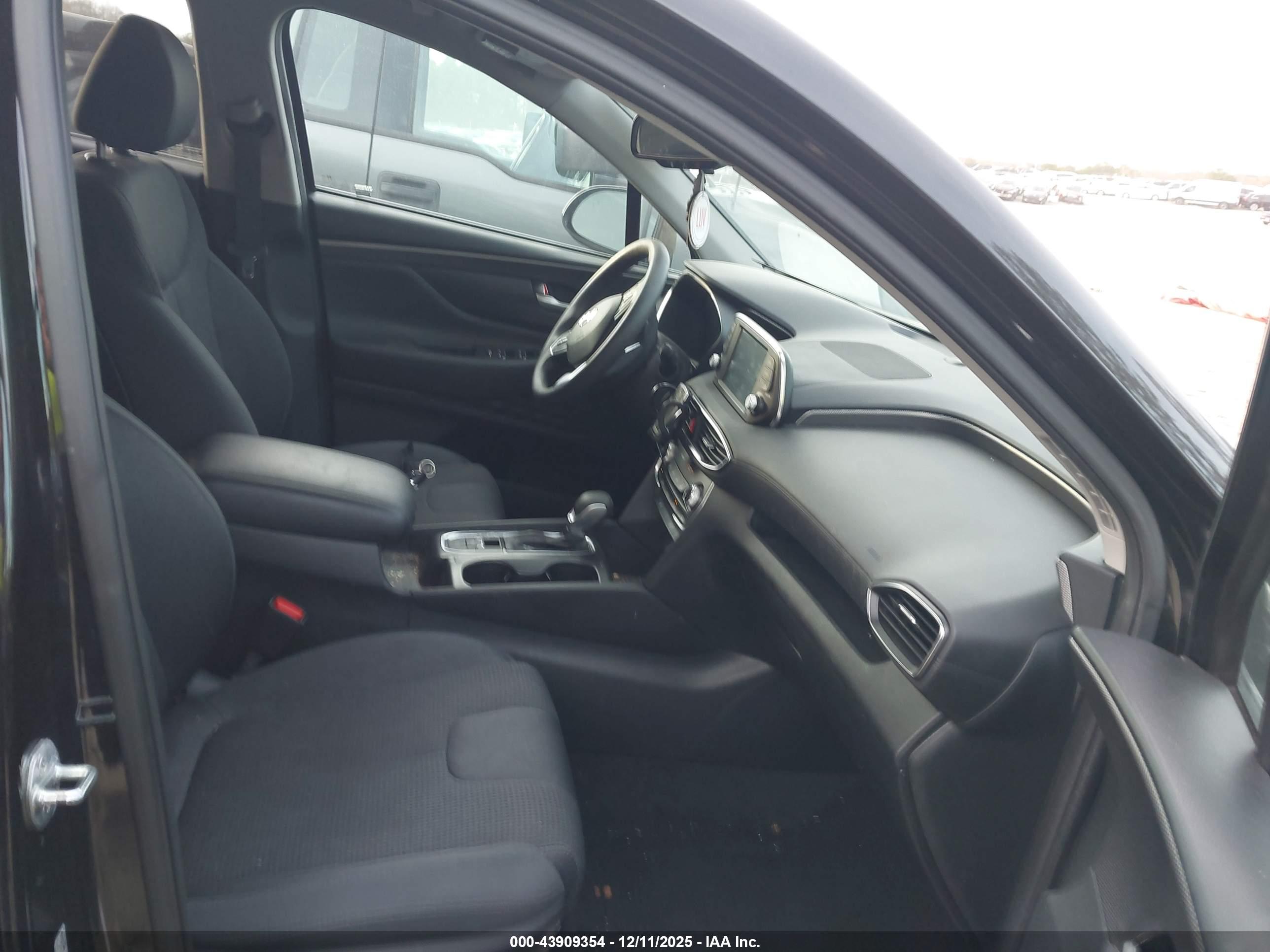 HYUNDAI SANTA image 5