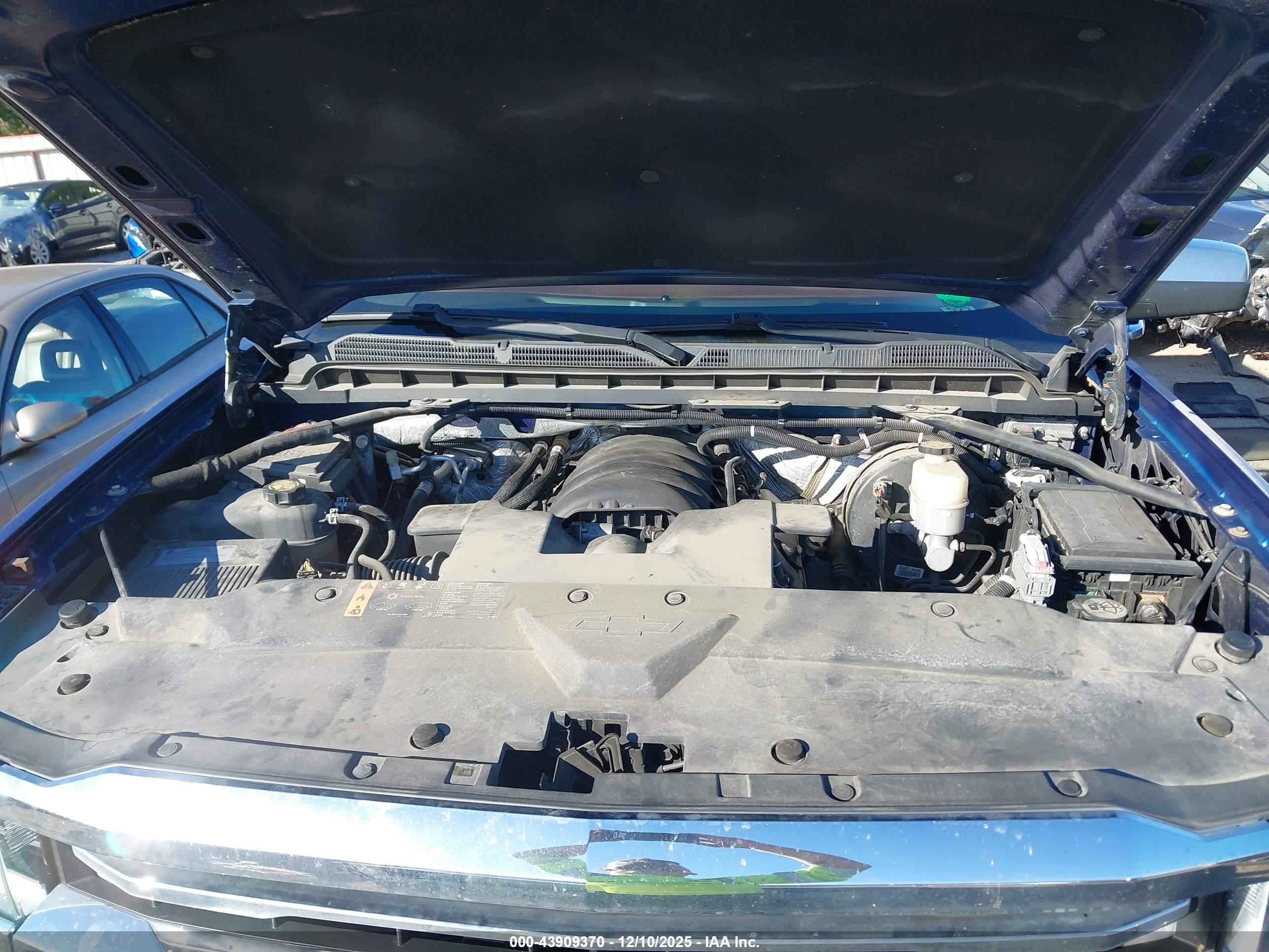 CHEVROLET SILVERADO image 10
