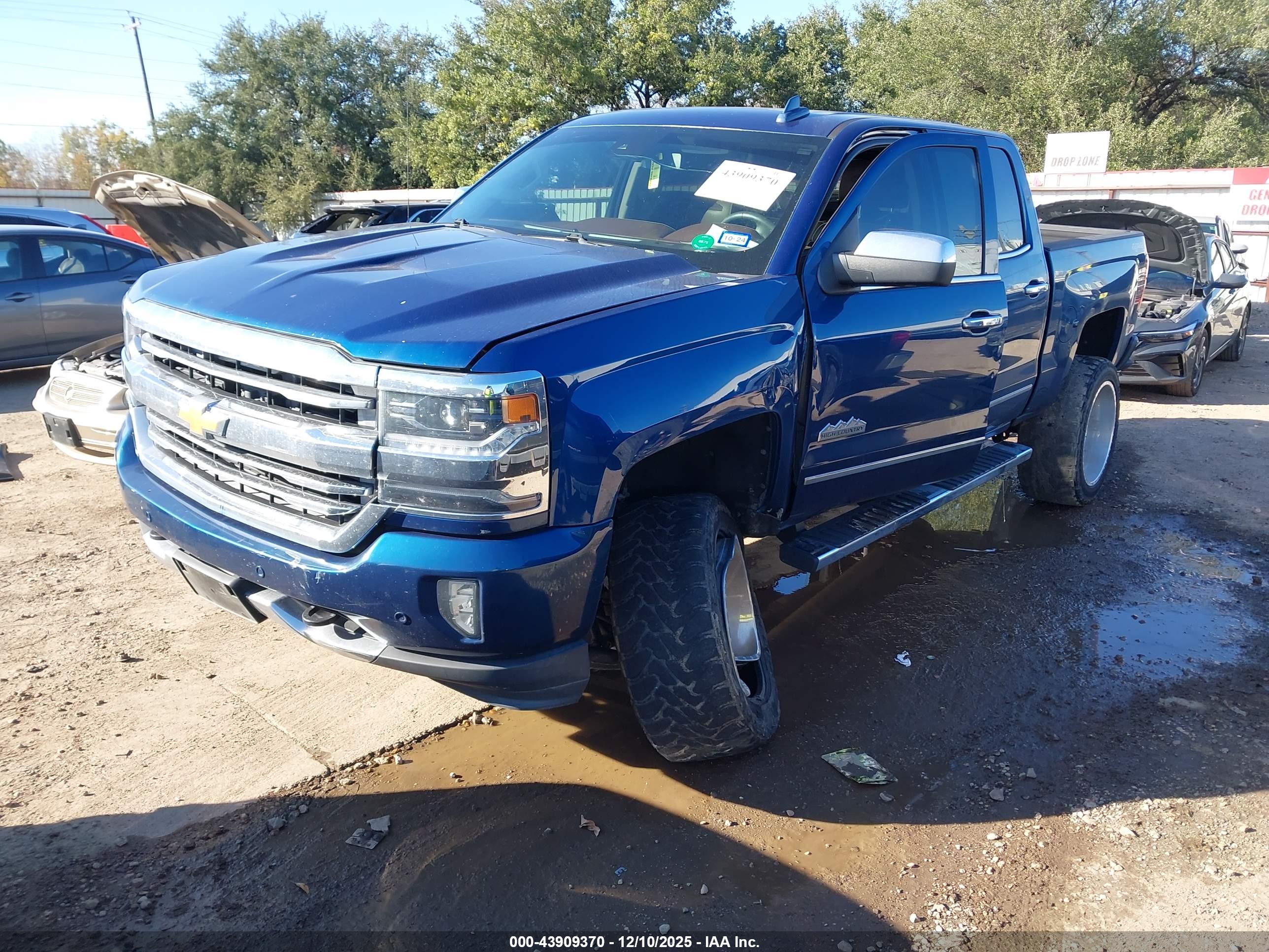 CHEVROLET SILVERADO image 2
