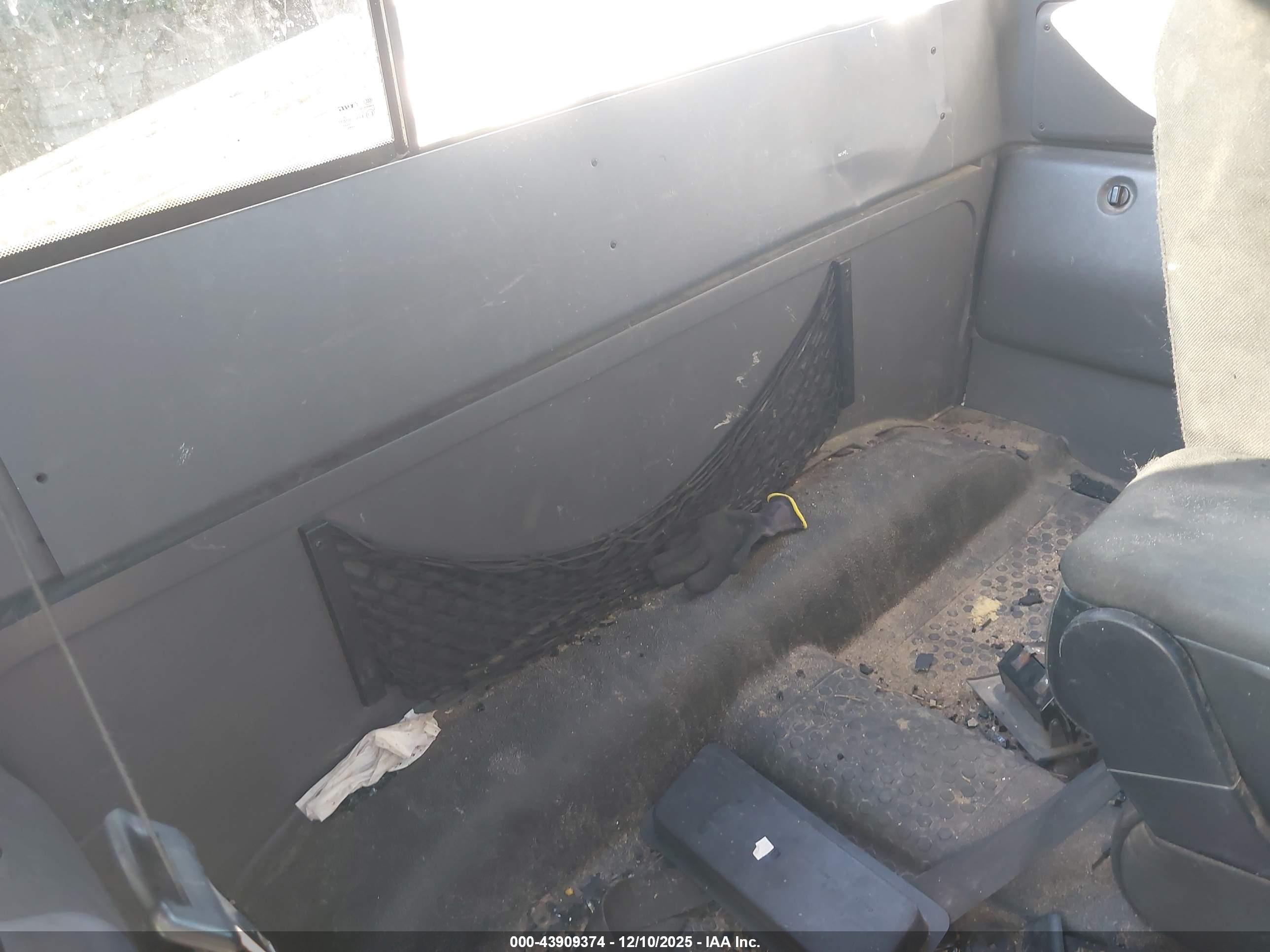 FORD RANGER image 8