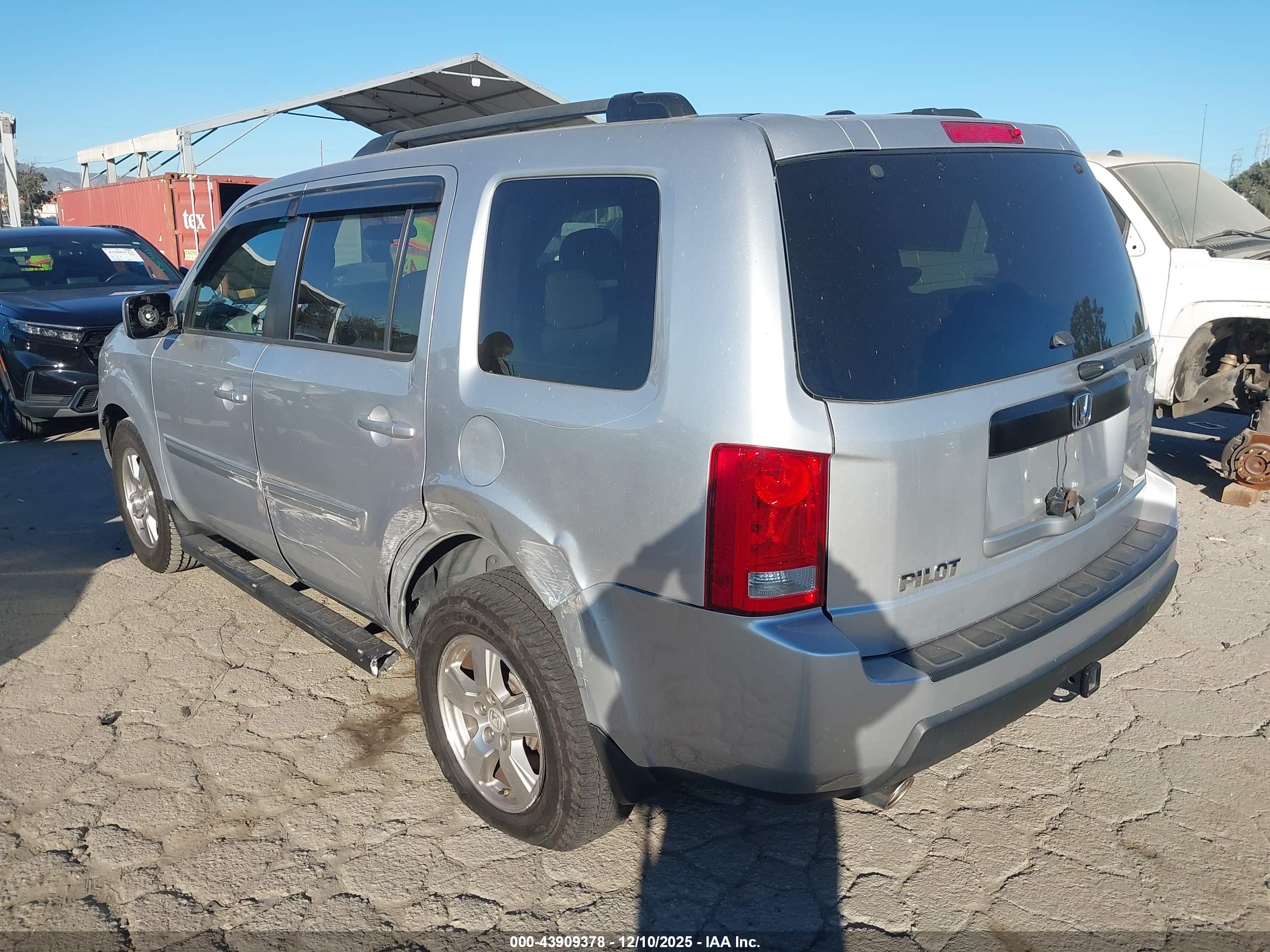HONDA PILOT image 3