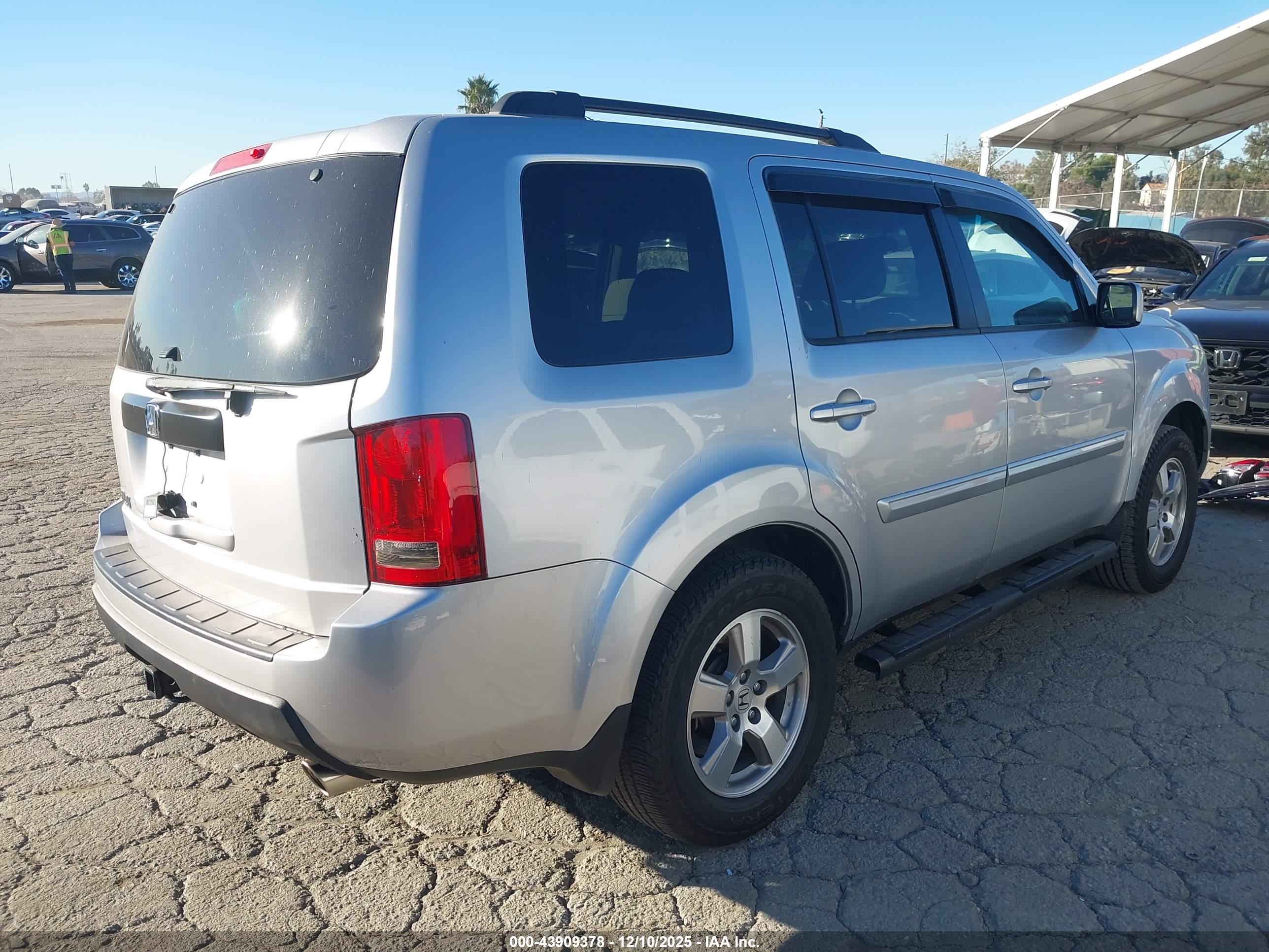 HONDA PILOT image 4