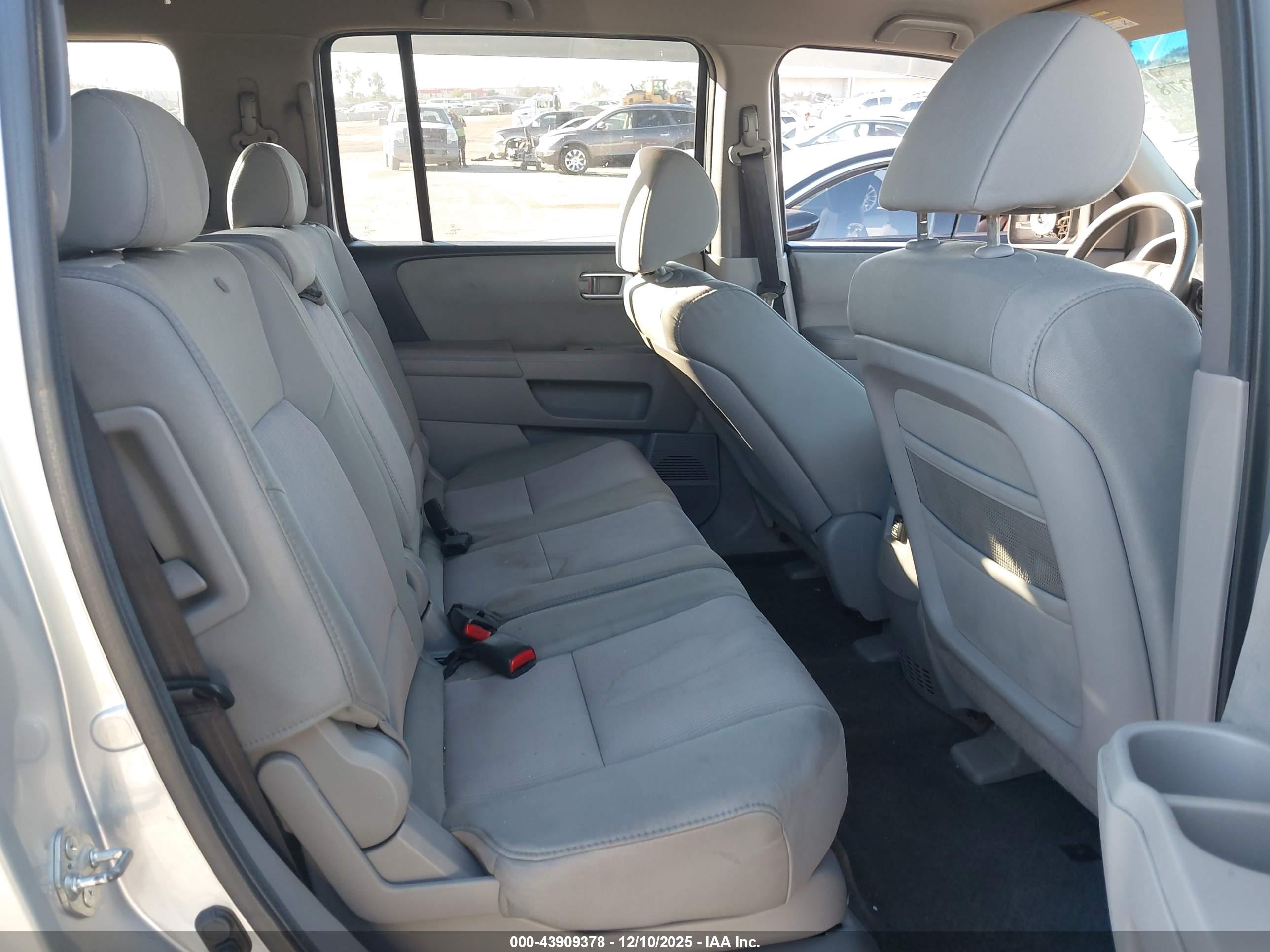 HONDA PILOT image 8