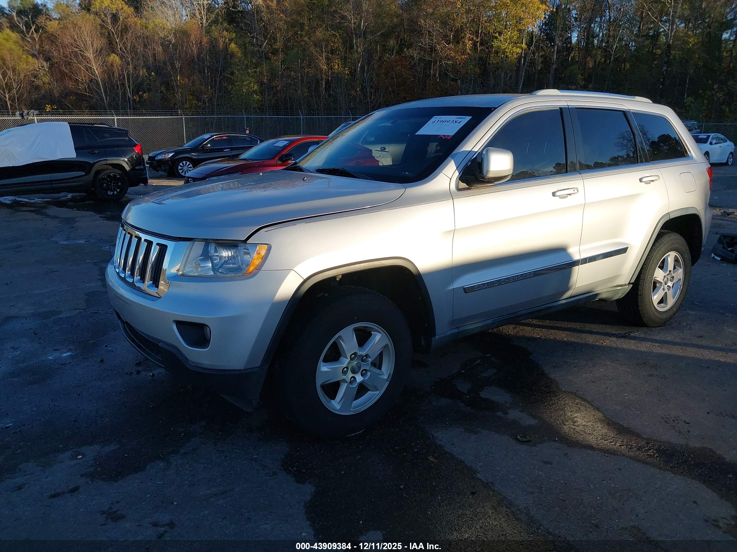 JEEP GRAND image 2