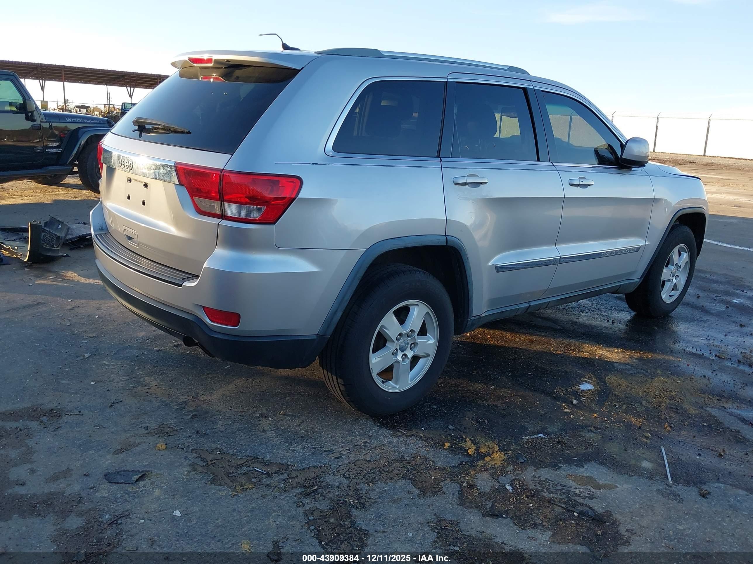 JEEP GRAND image 4