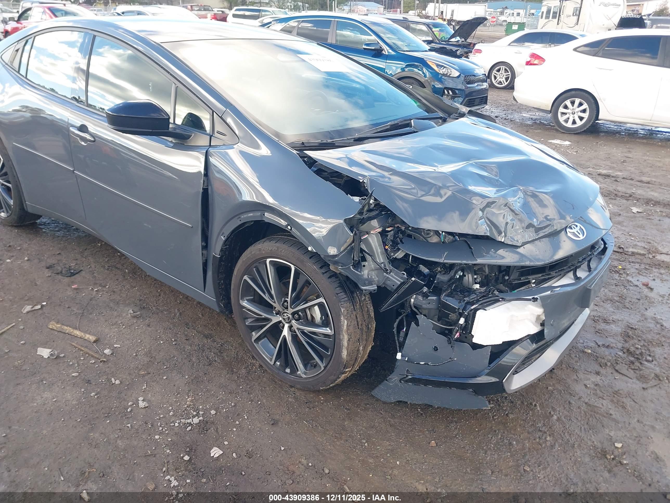 TOYOTA PRIUS image 6