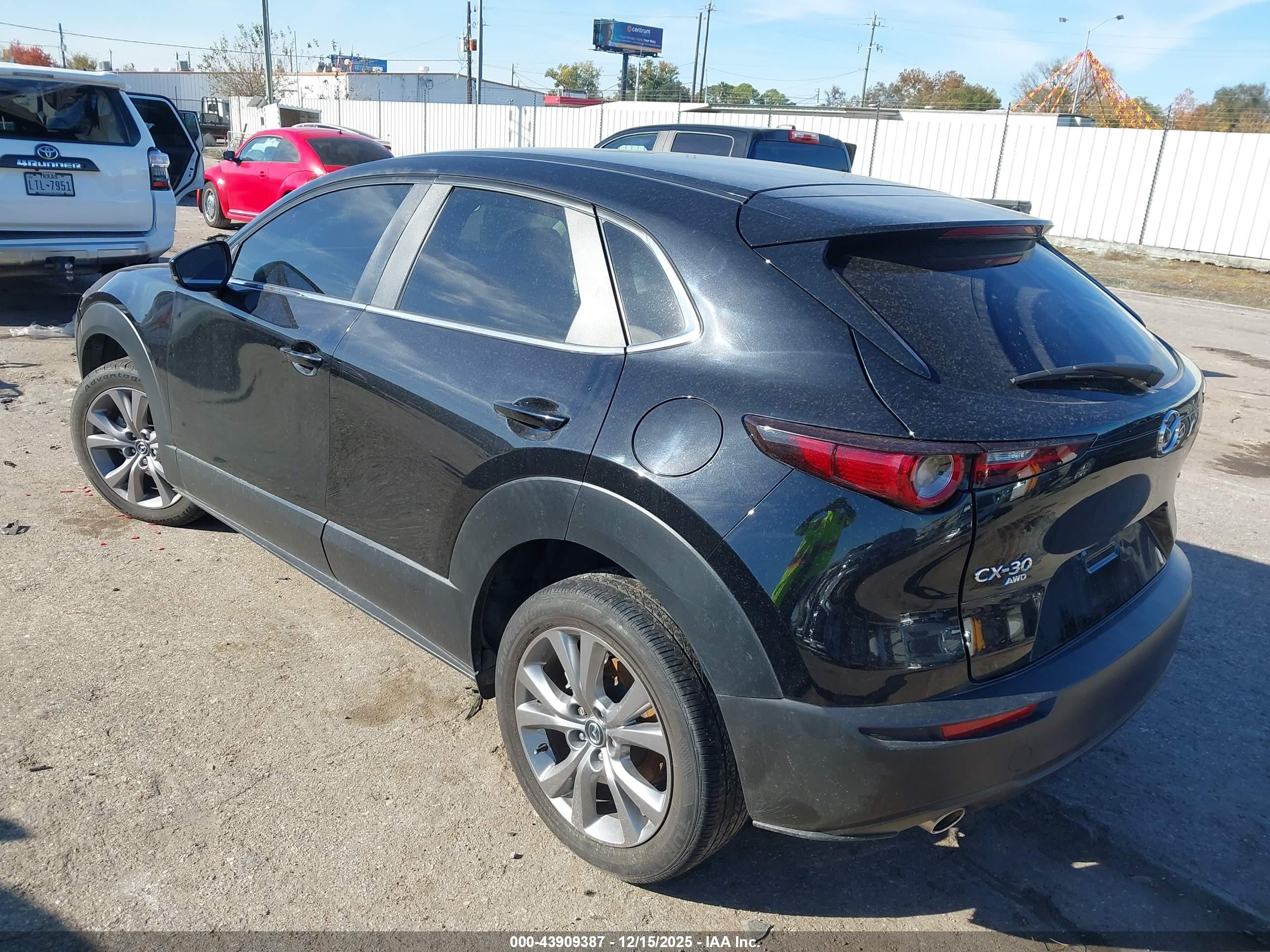 MAZDA CX-30 image 3