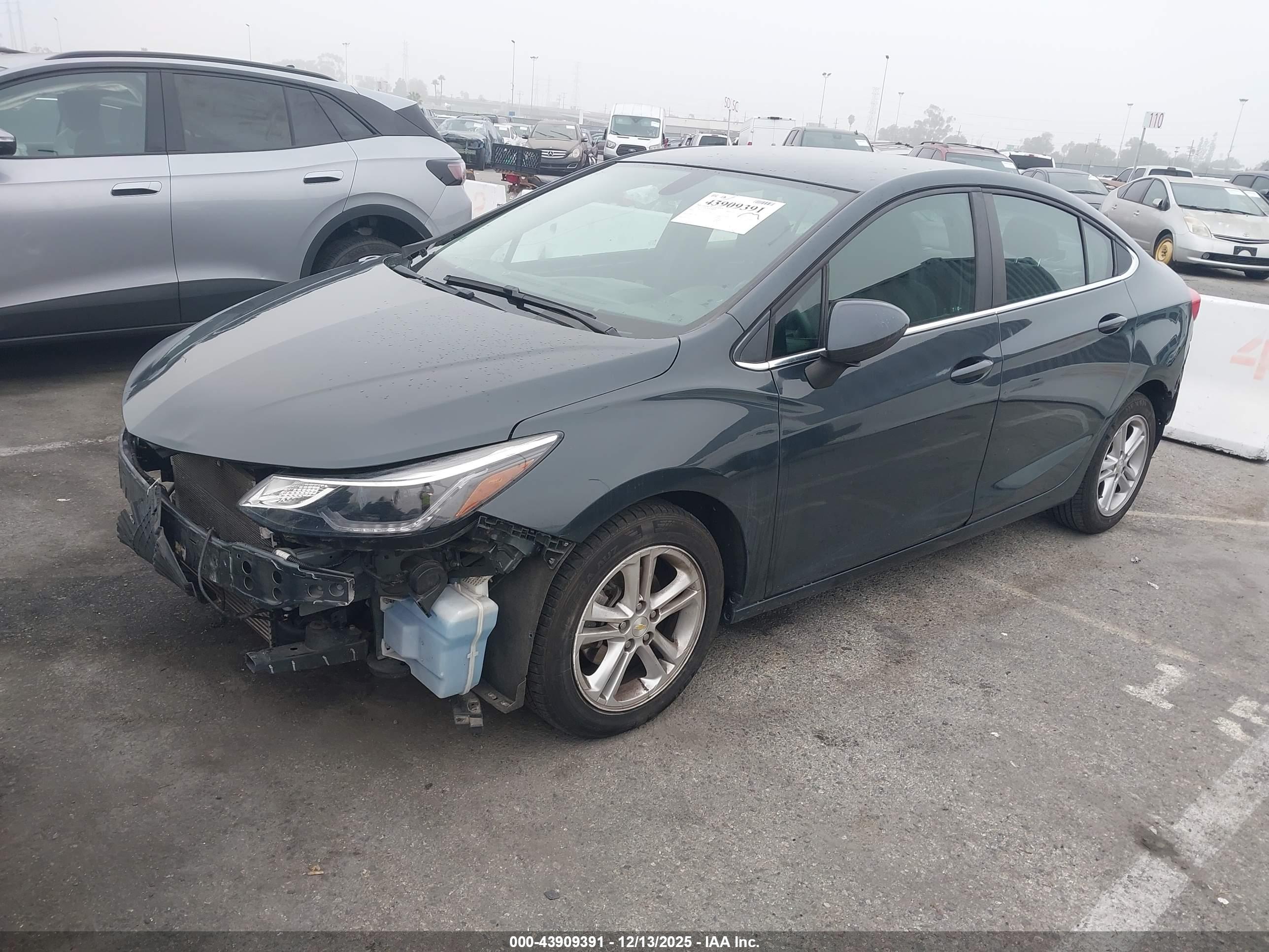 CHEVROLET CRUZE image 2