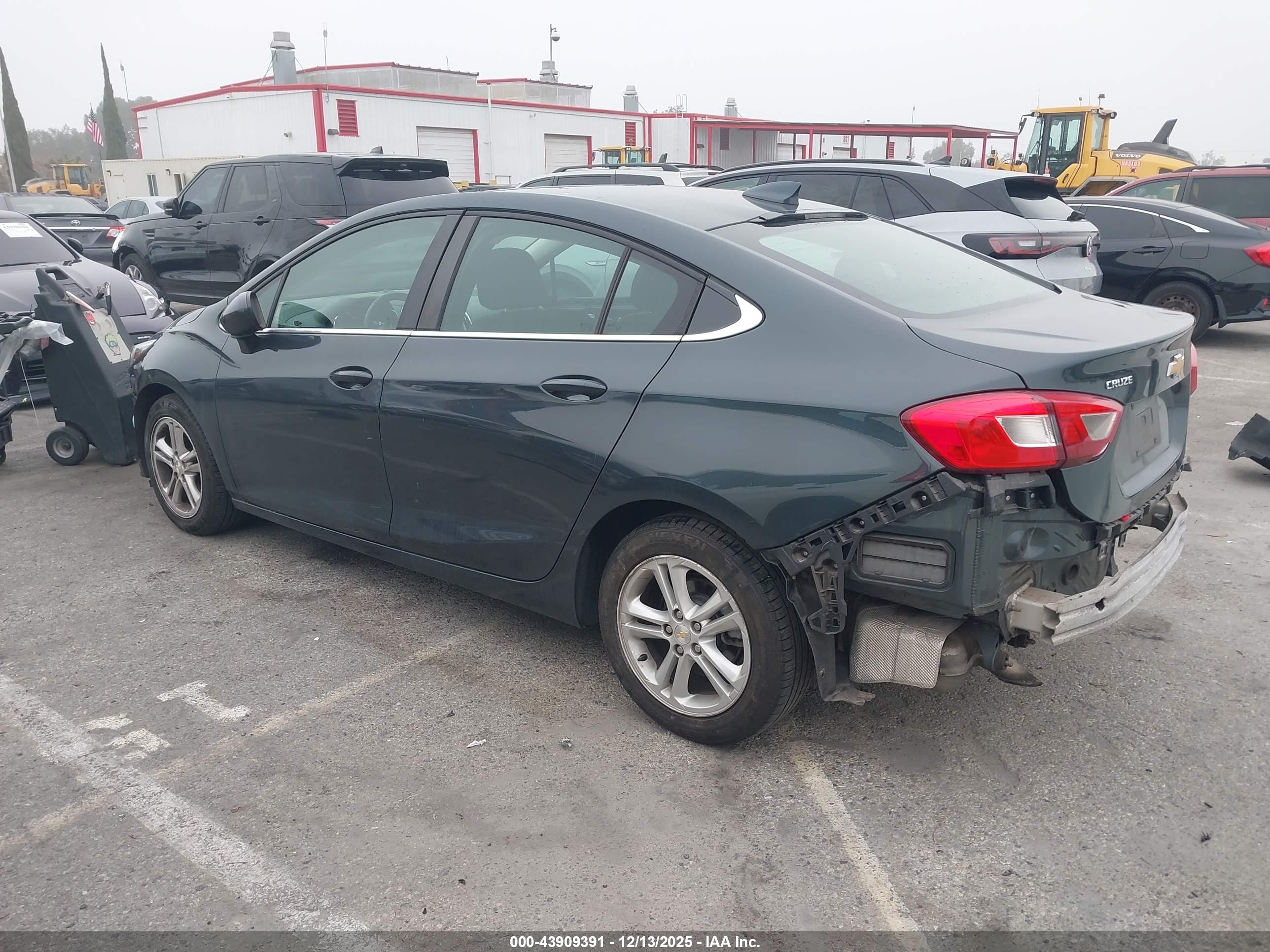 CHEVROLET CRUZE image 3