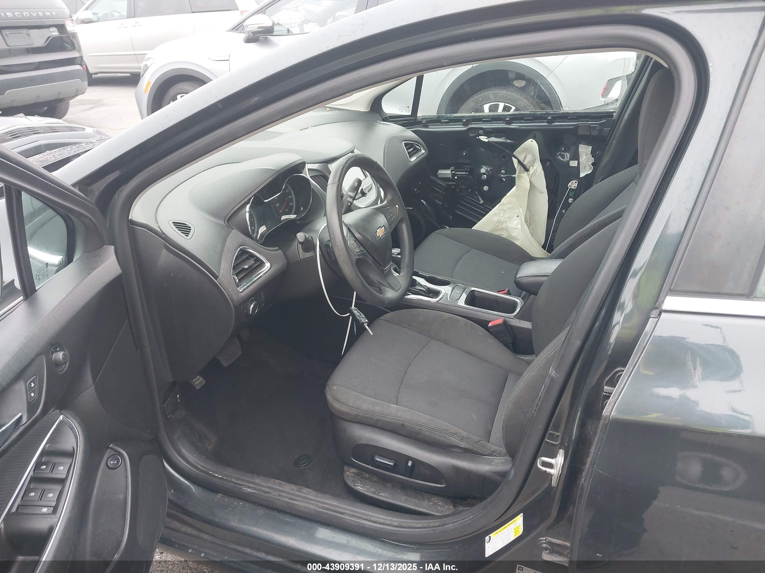 CHEVROLET CRUZE image 5