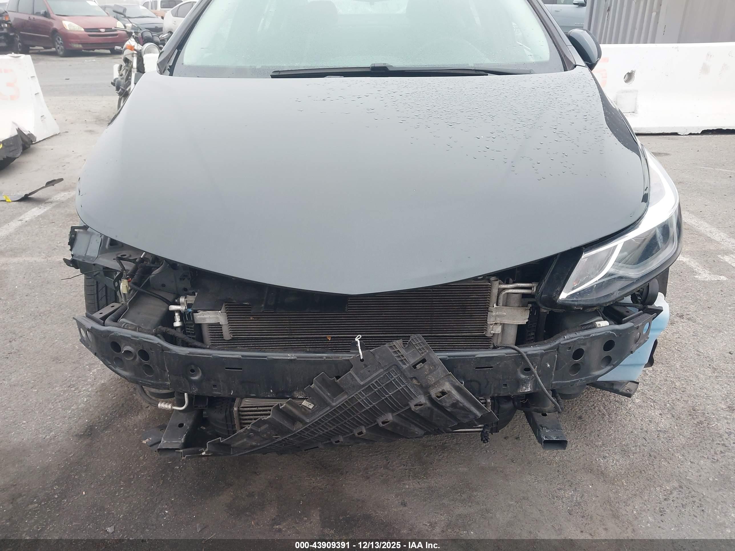 CHEVROLET CRUZE image 6