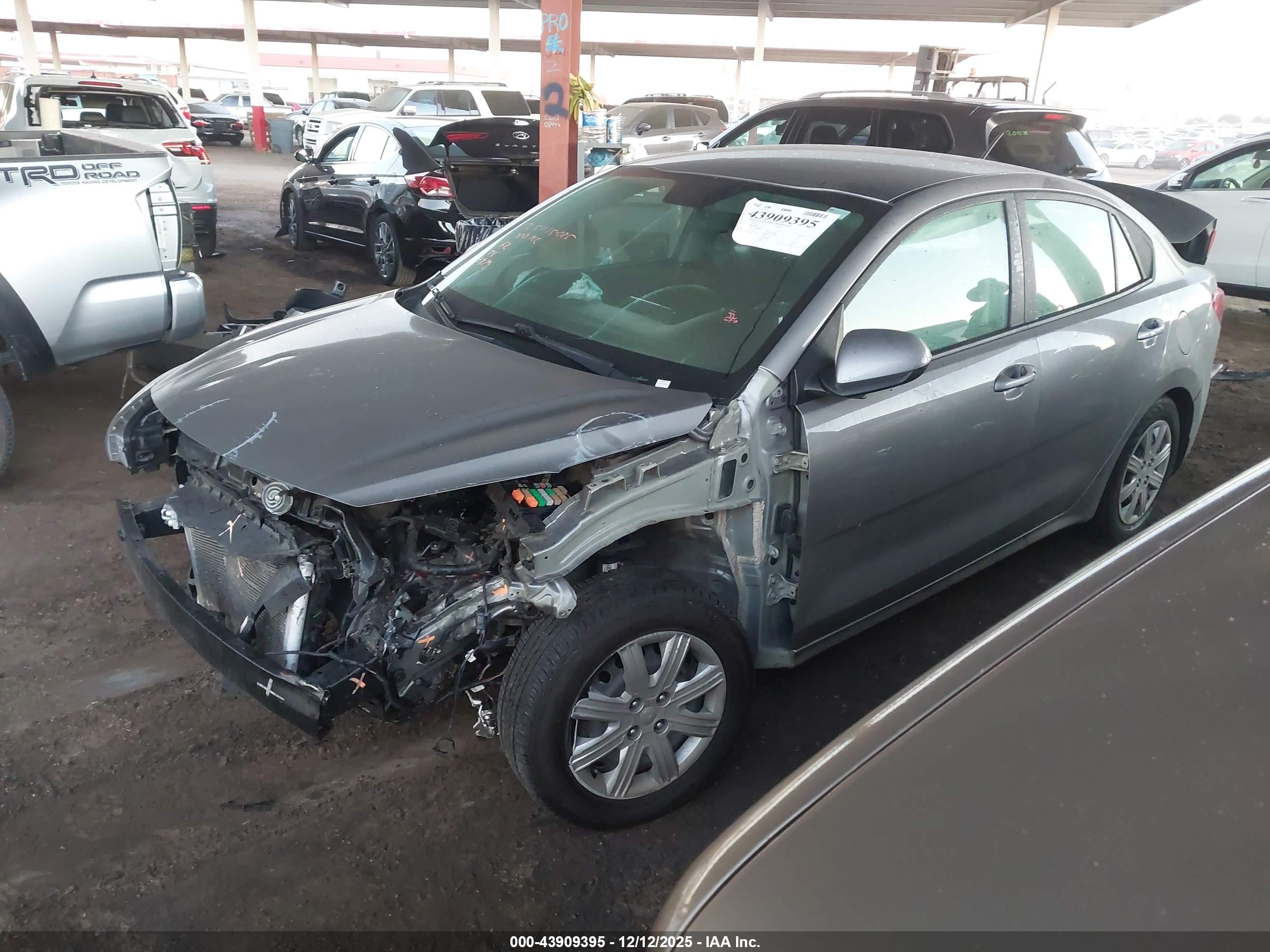 KIA RIO image 2