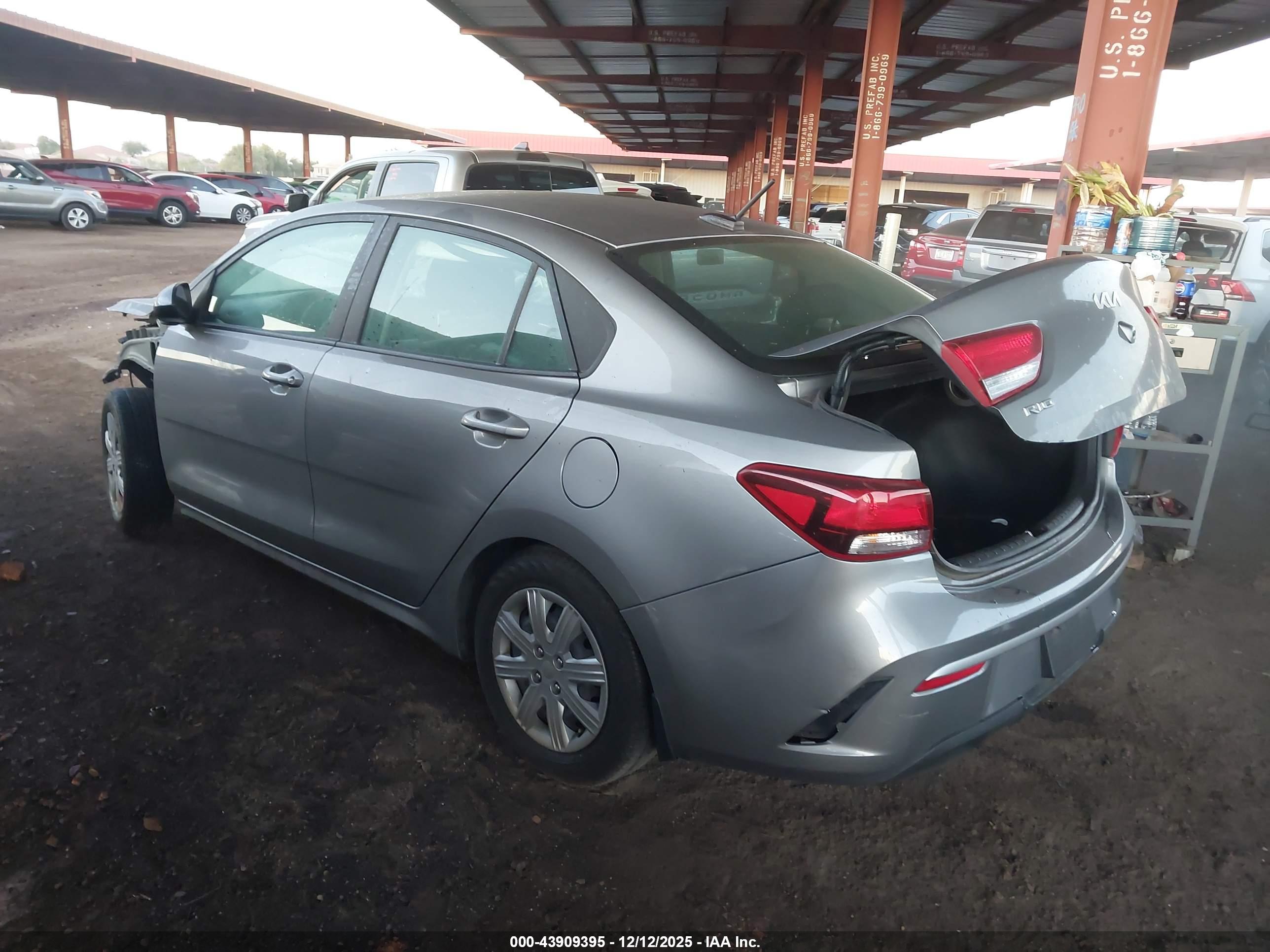 KIA RIO image 3
