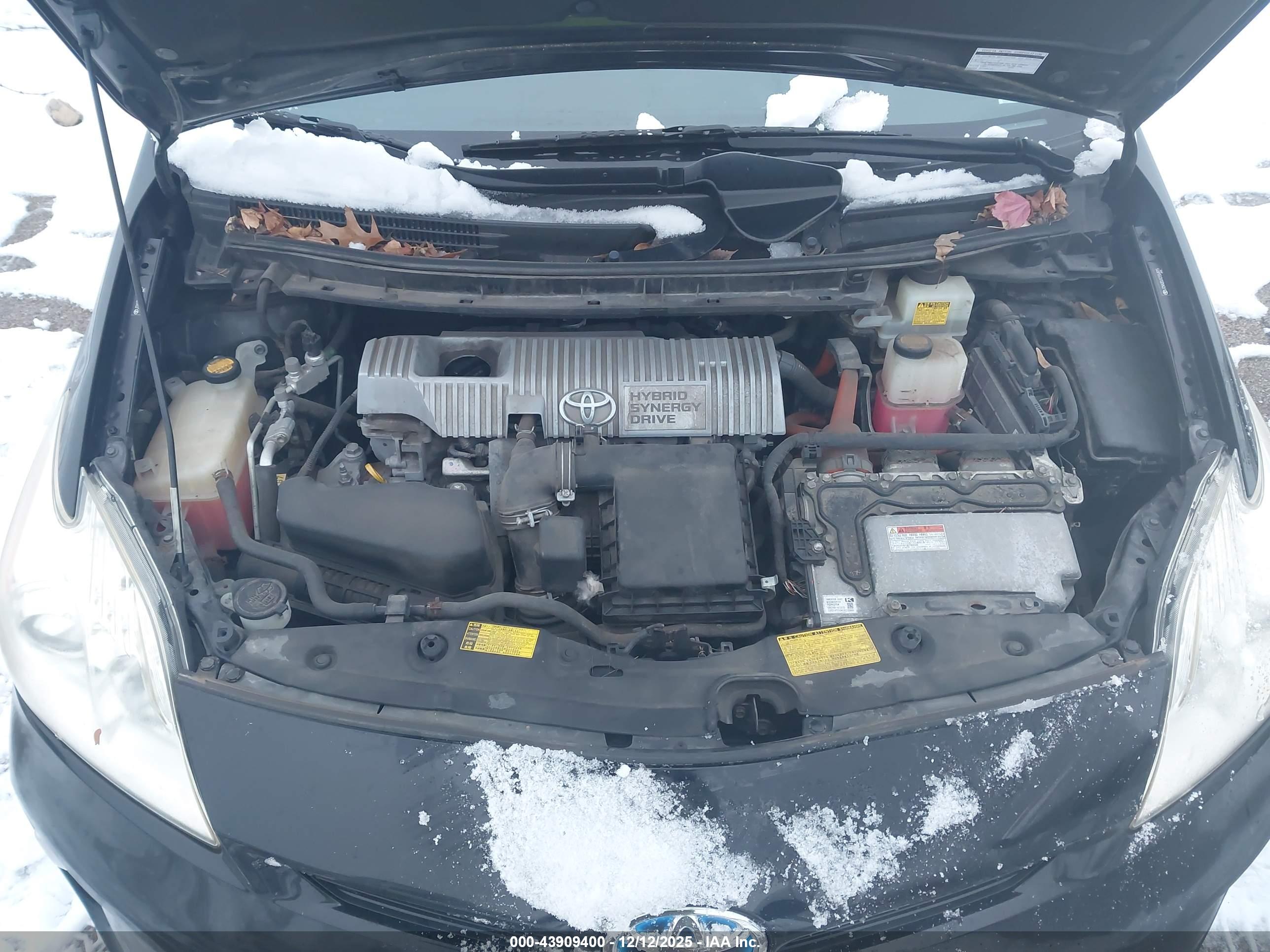 TOYOTA PRIUS image 10