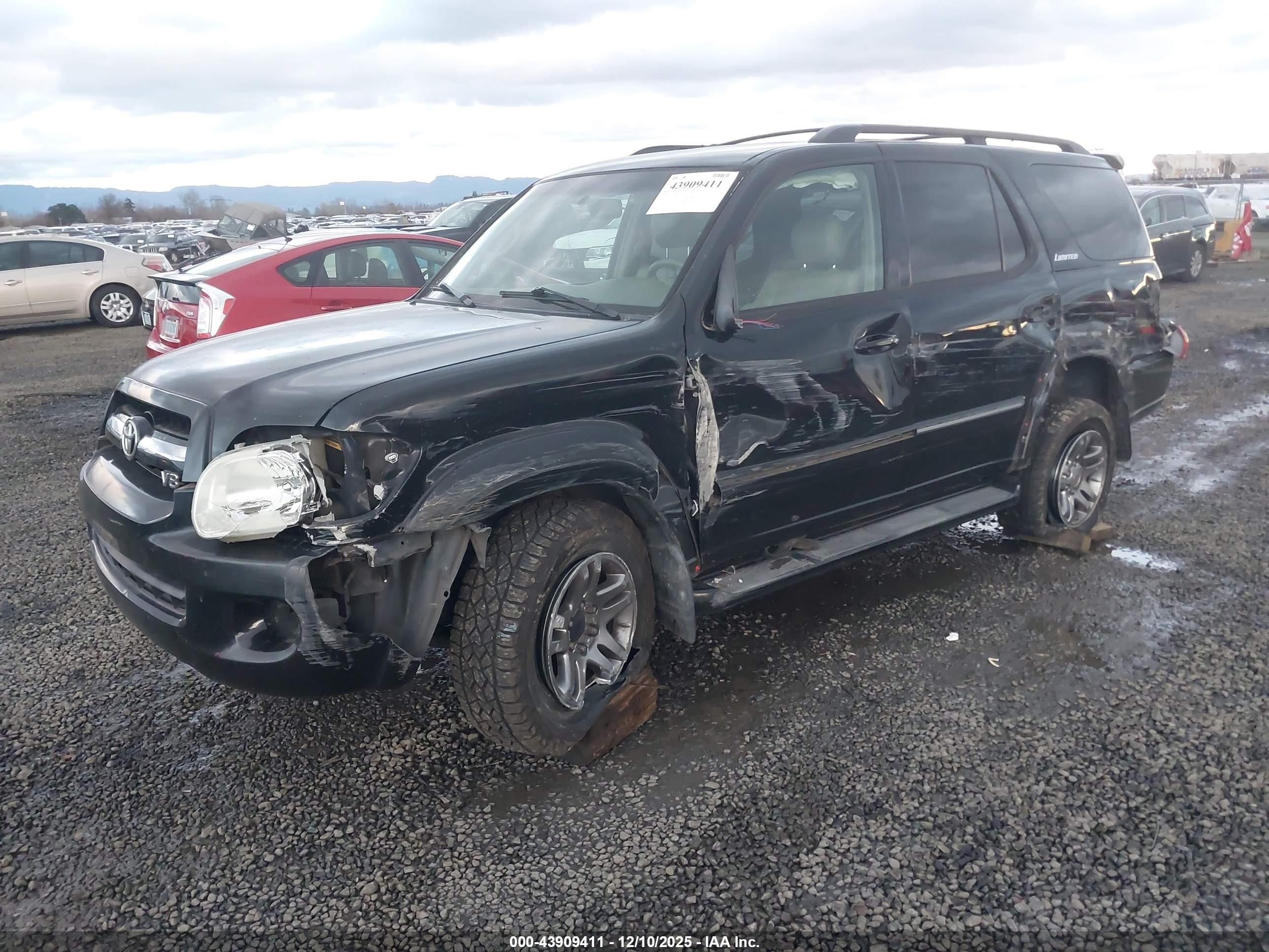 TOYOTA SEQUOIA image 2