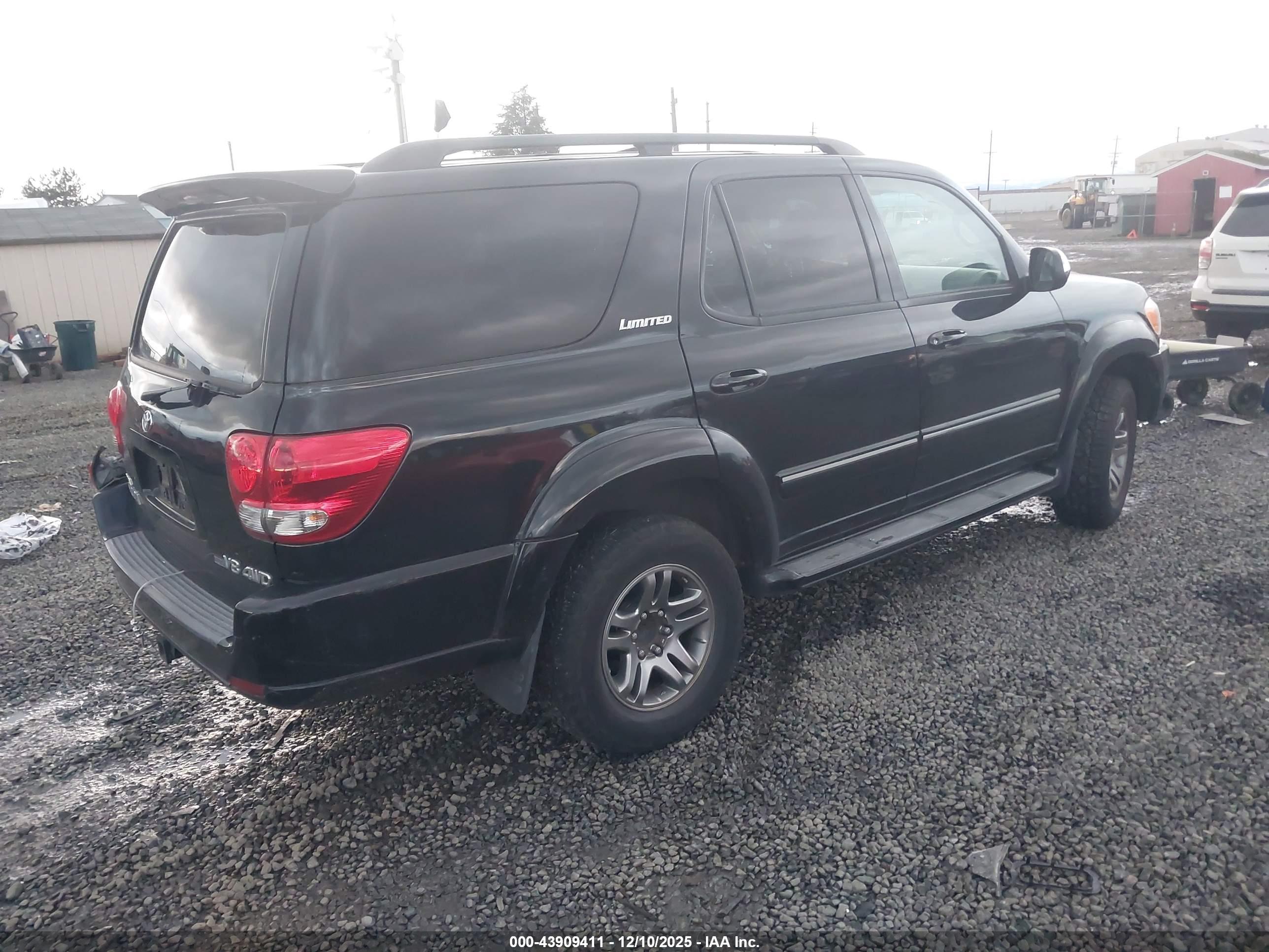 TOYOTA SEQUOIA image 4