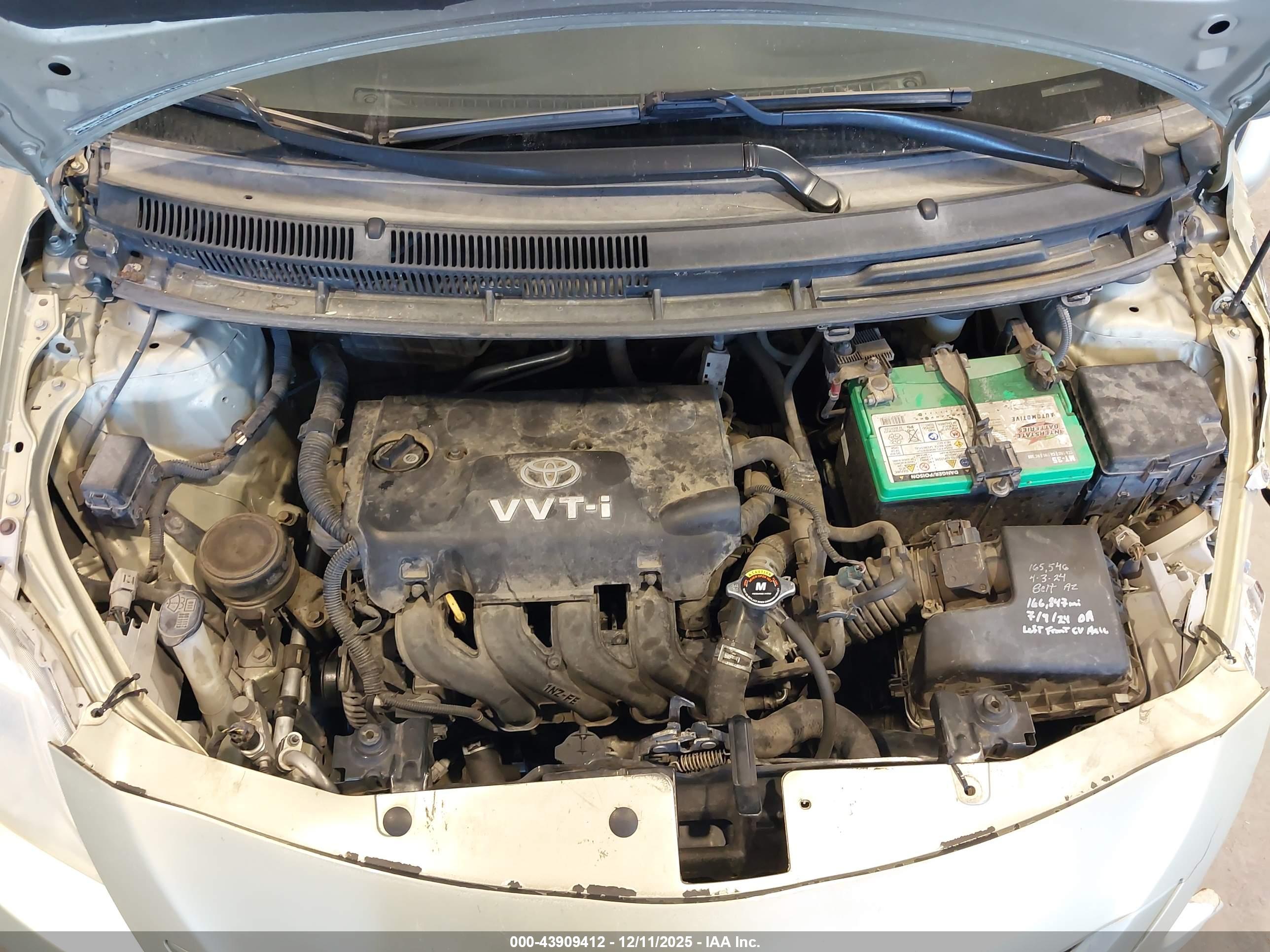 TOYOTA YARIS image 10