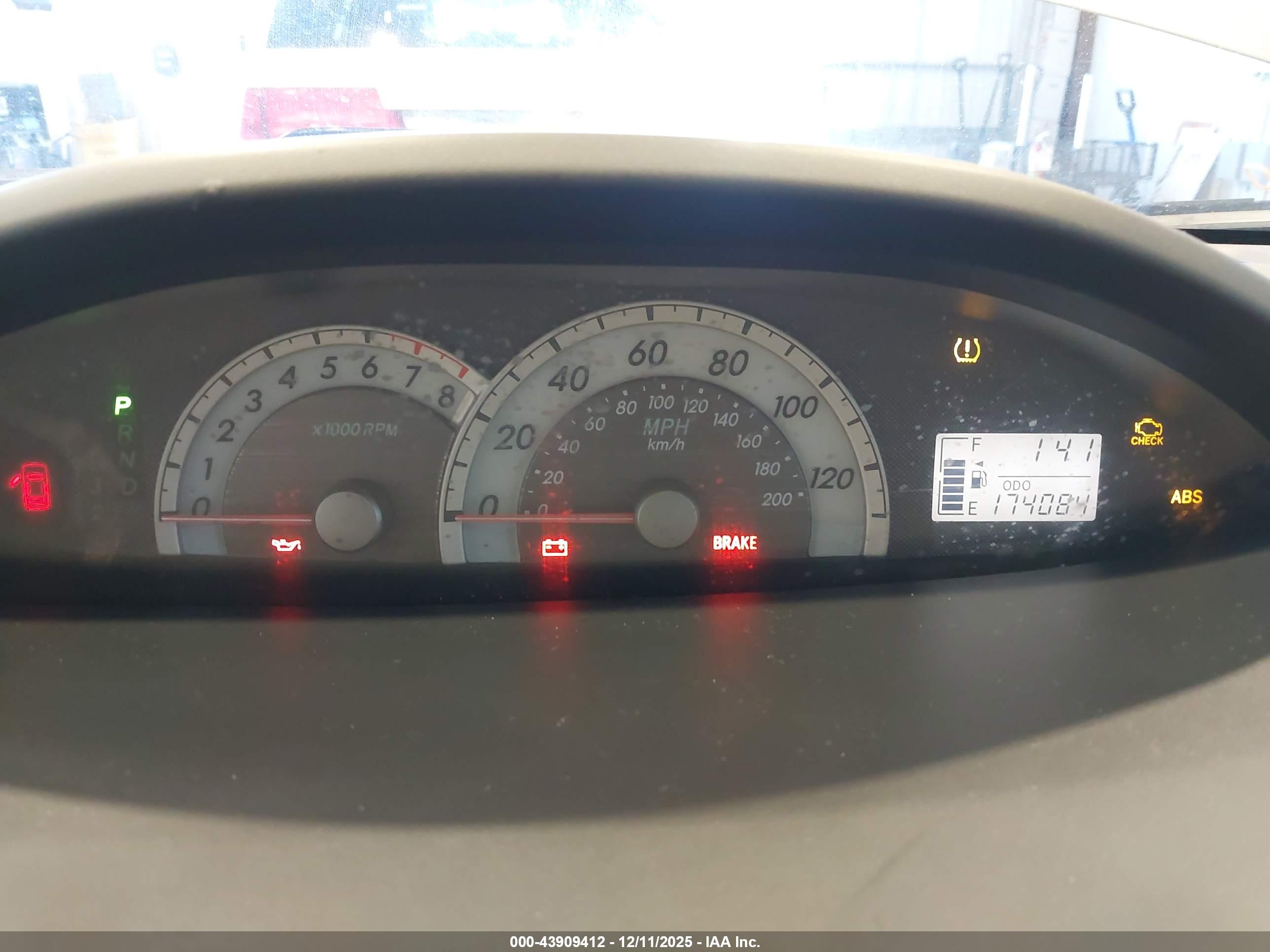 TOYOTA YARIS image 7