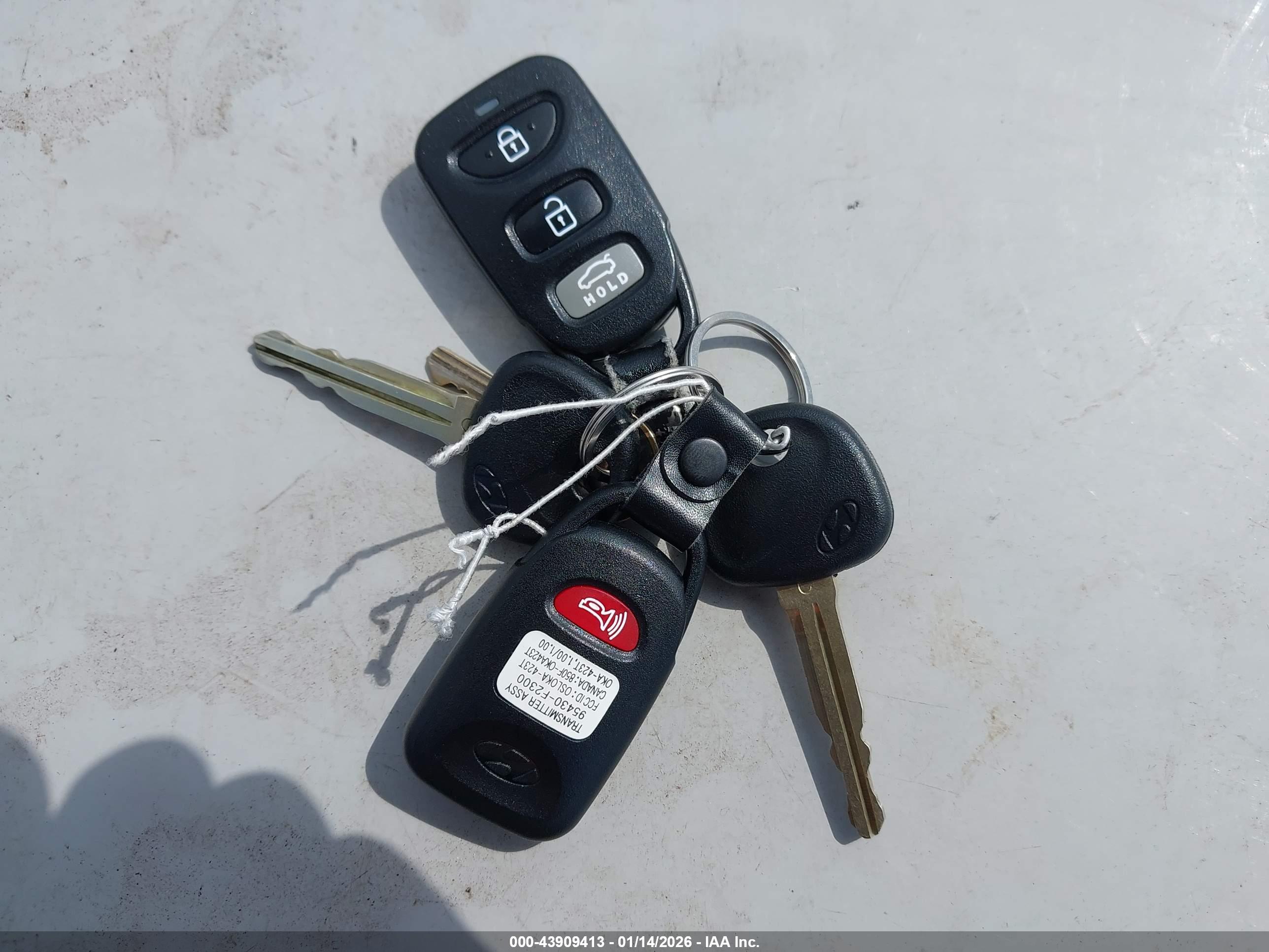 HYUNDAI ELANTRA image 11