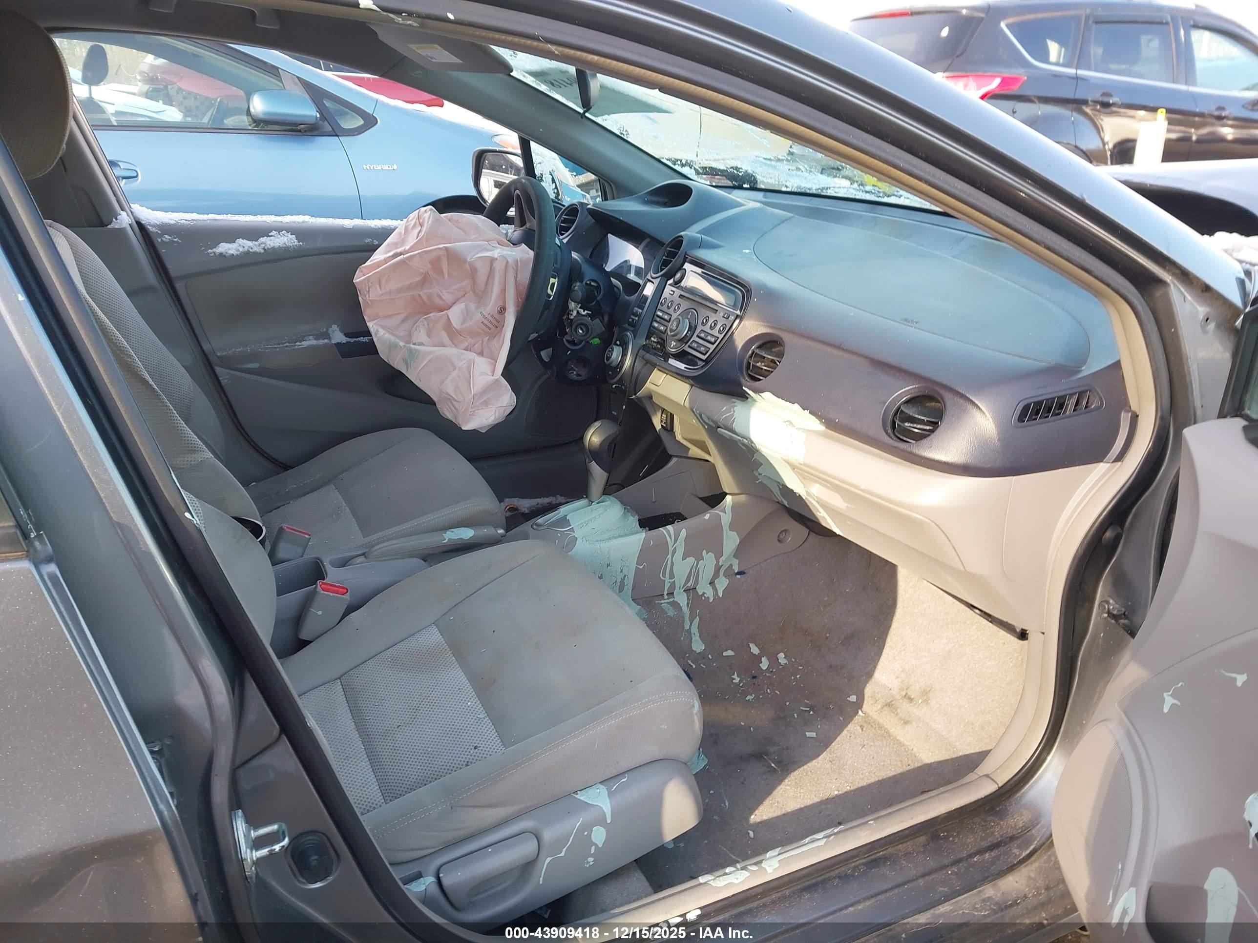 HONDA INSIGHT image 5