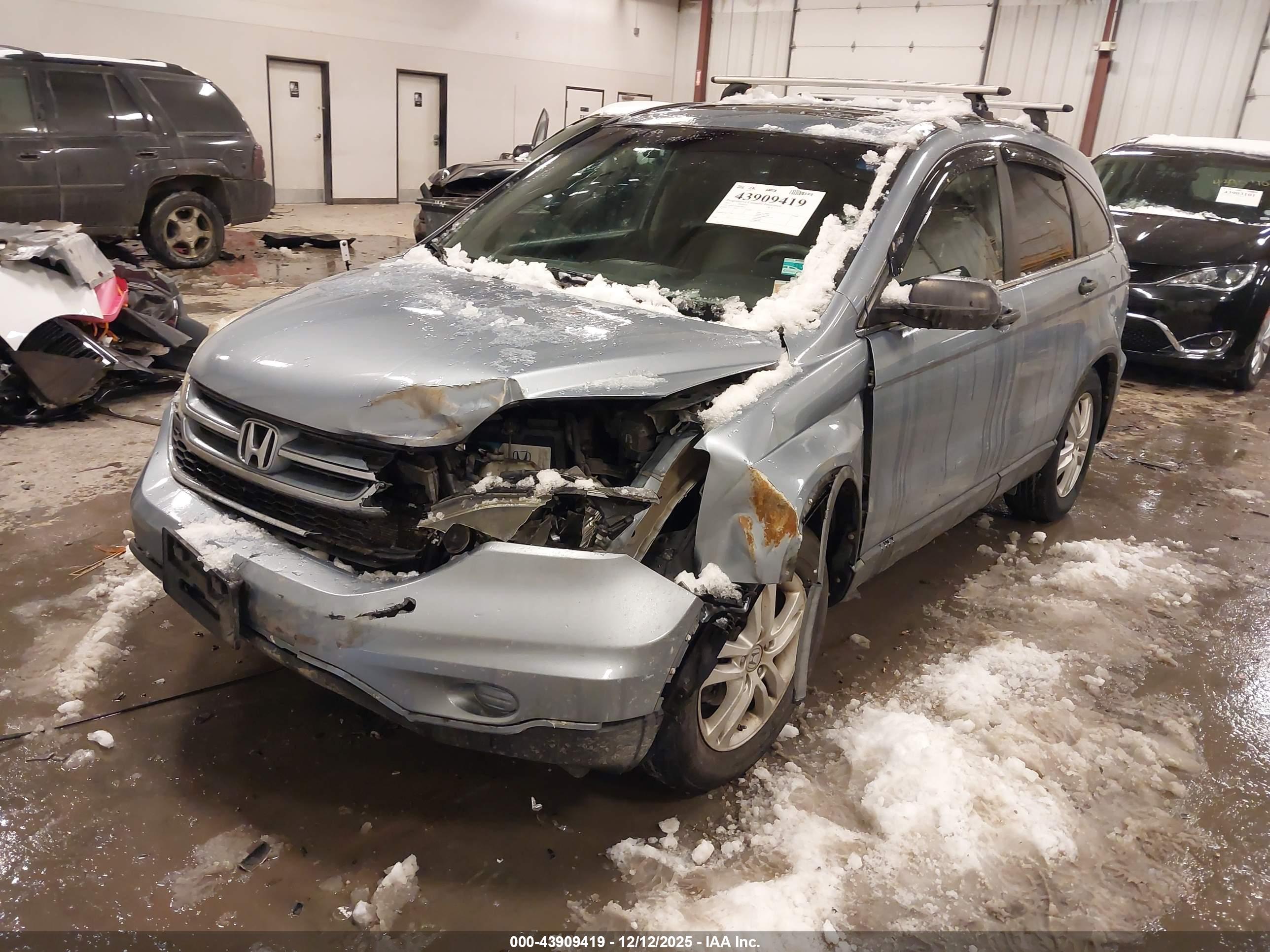 HONDA CR-V image 2