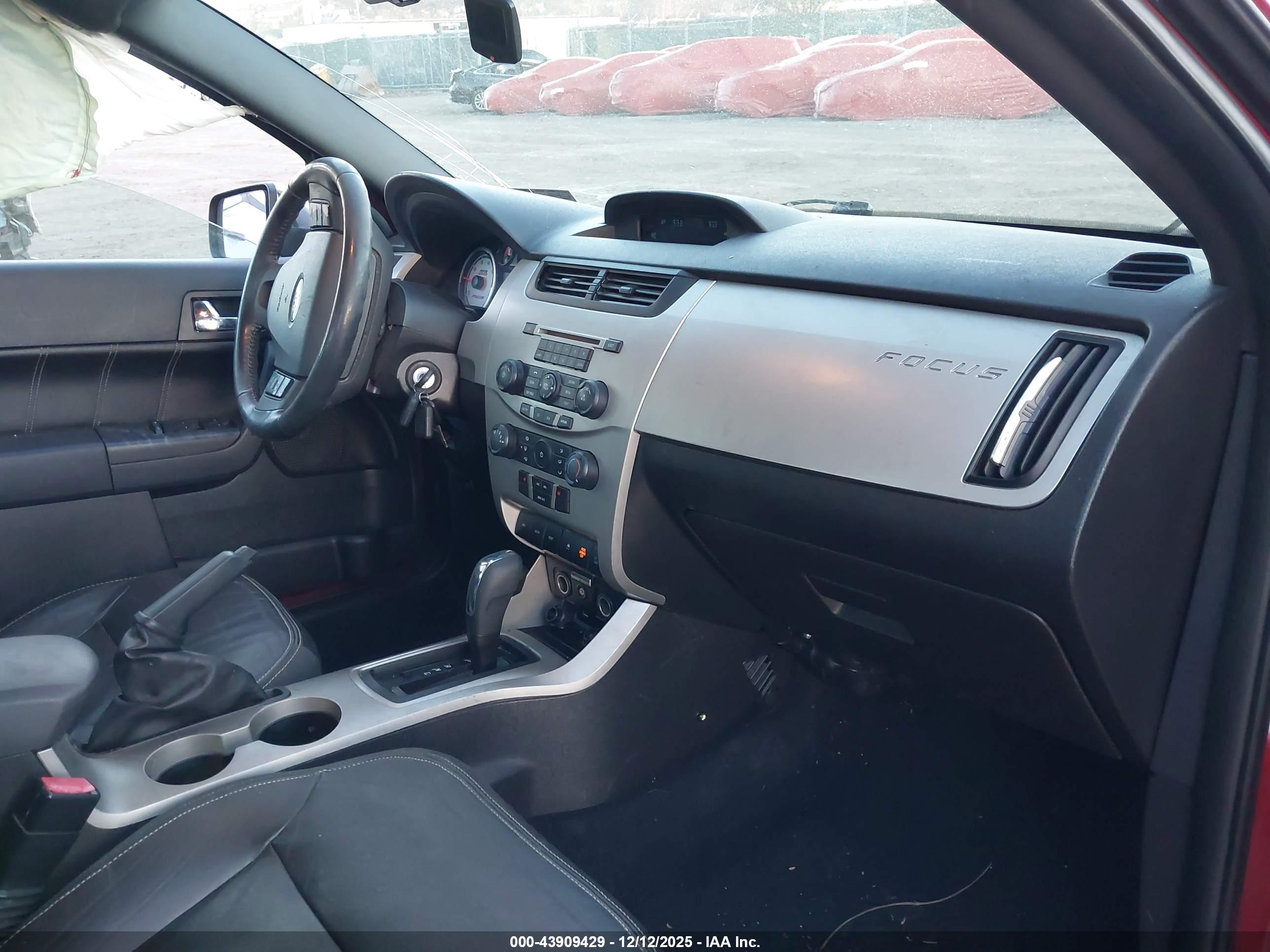 FORD FOCUS image 5