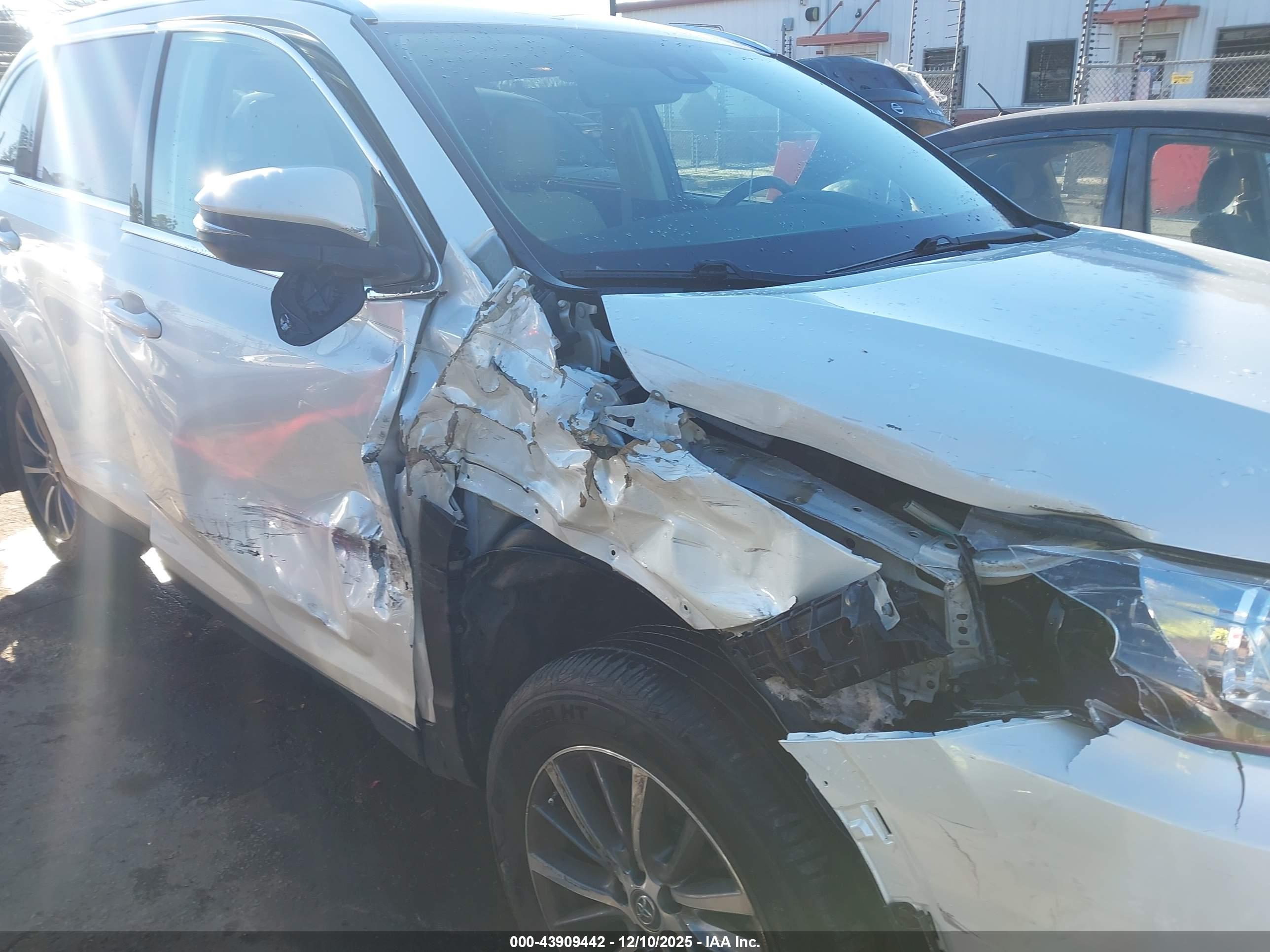TOYOTA HIGHLANDER image 6