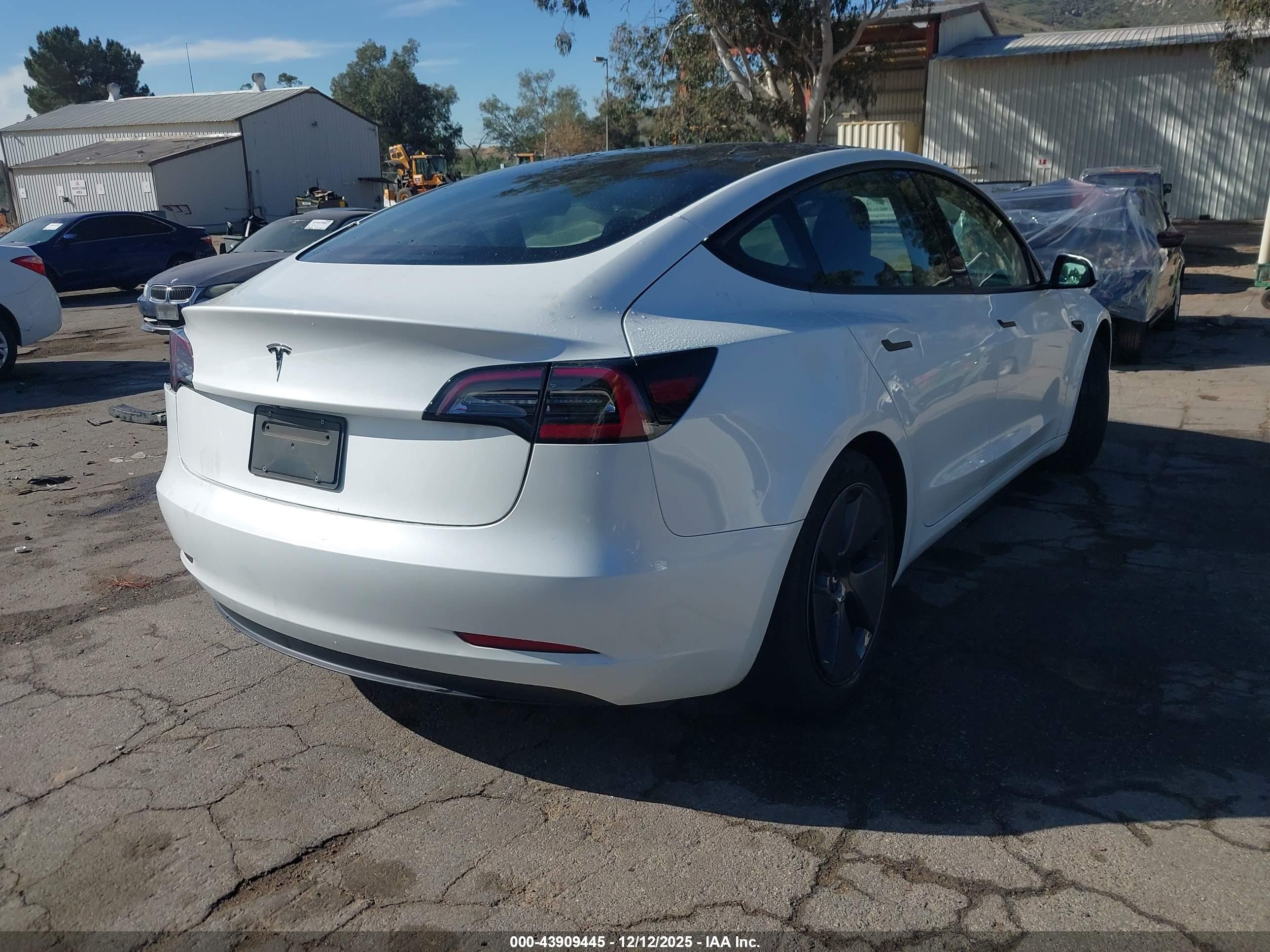 TESLA MODEL image 4